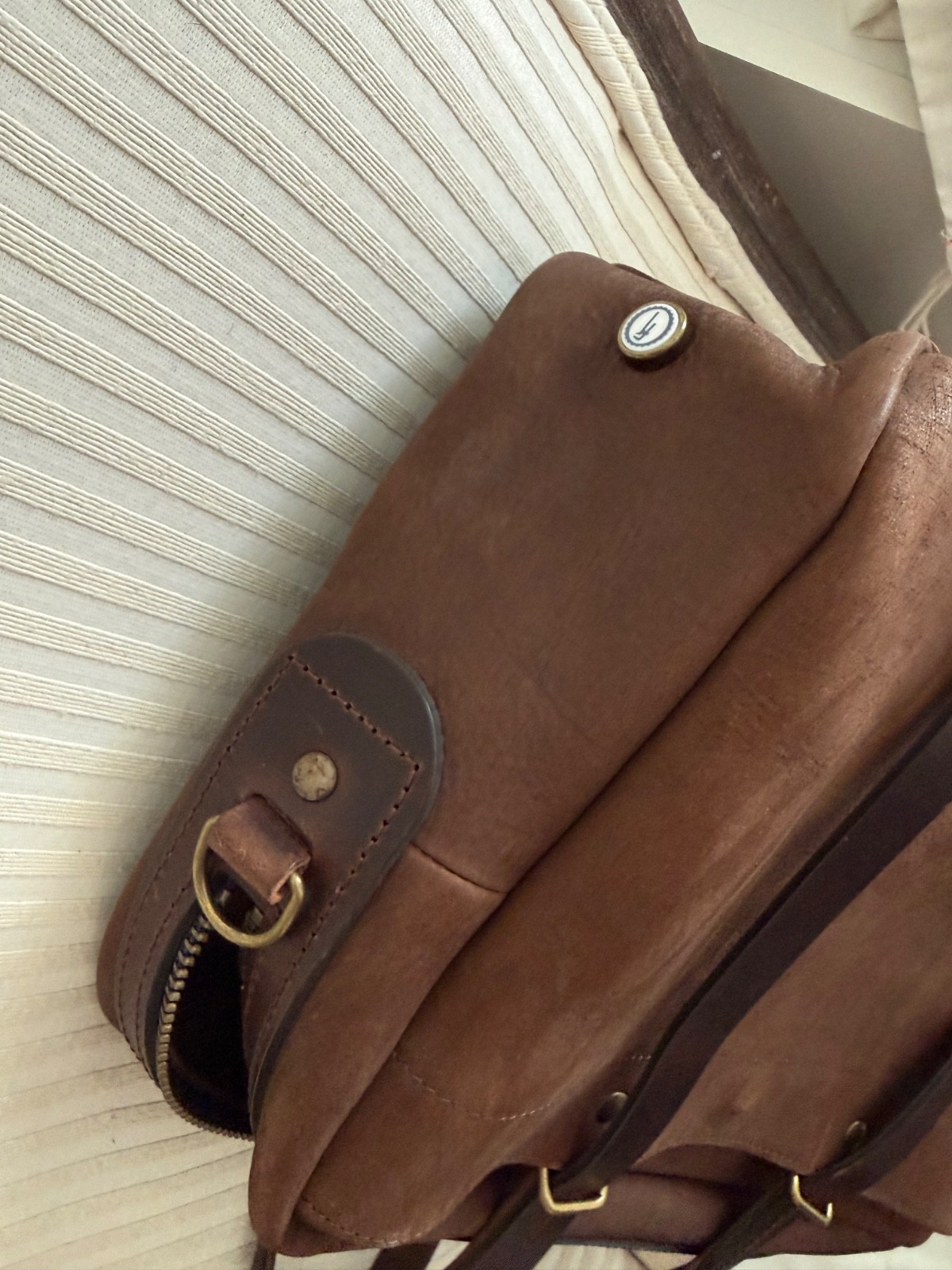 BLEU DE CHAUFFE NEW REPORT BUSINESS BAG COFFEE / WAXED STONEWASHED LEATHER