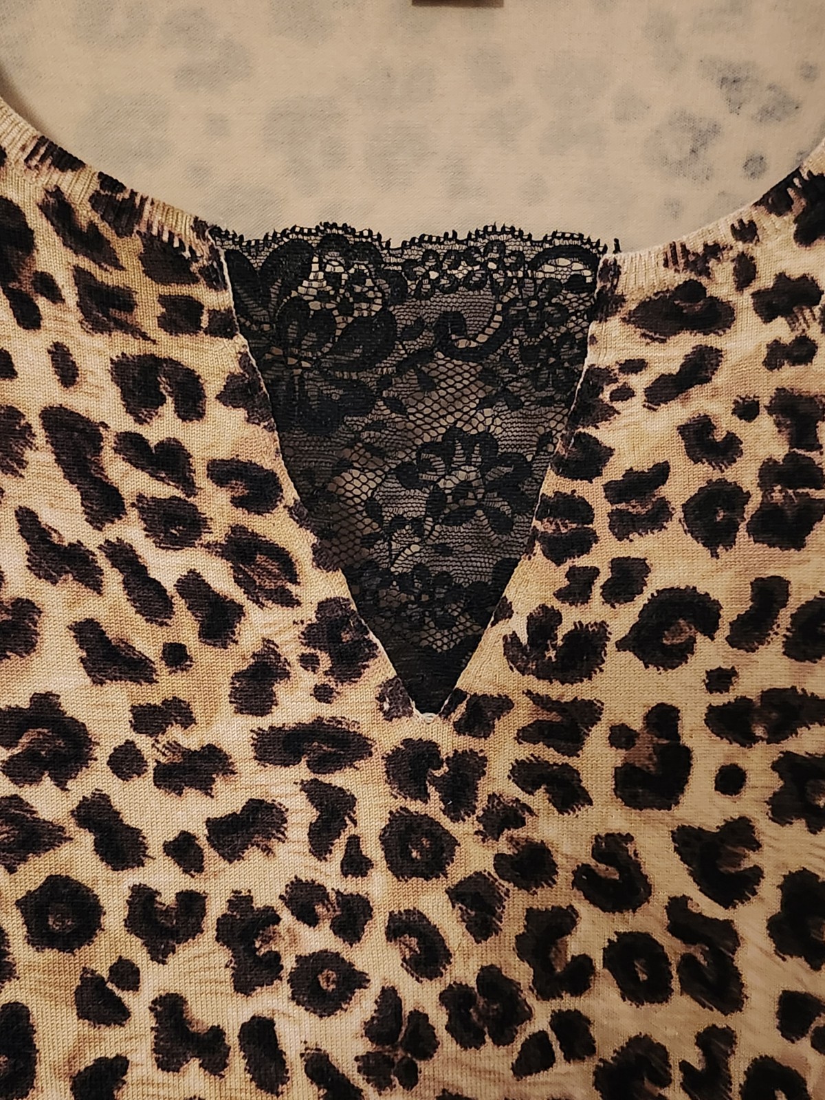 August Silk Knitted Blouse Leopard Print With Lace Sz 2X 3/4 Sleeve Used