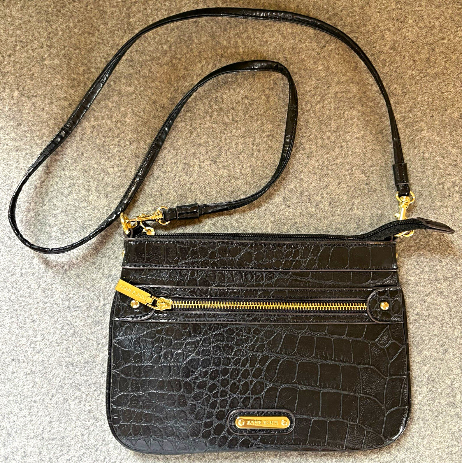 Anne Klein Black Croc Embossed Crossbody Bag Zip Gold Hardware Red Lining