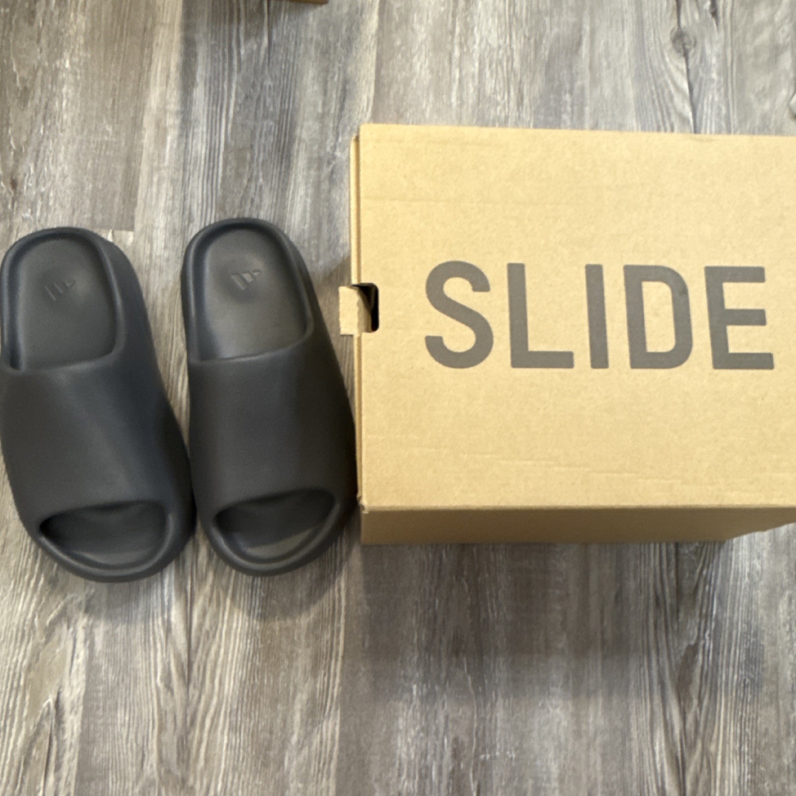 adidas YZY Slide Yeezy Gray Rubber Slip-On Comfort Sandal US 5, Women’s 6.5