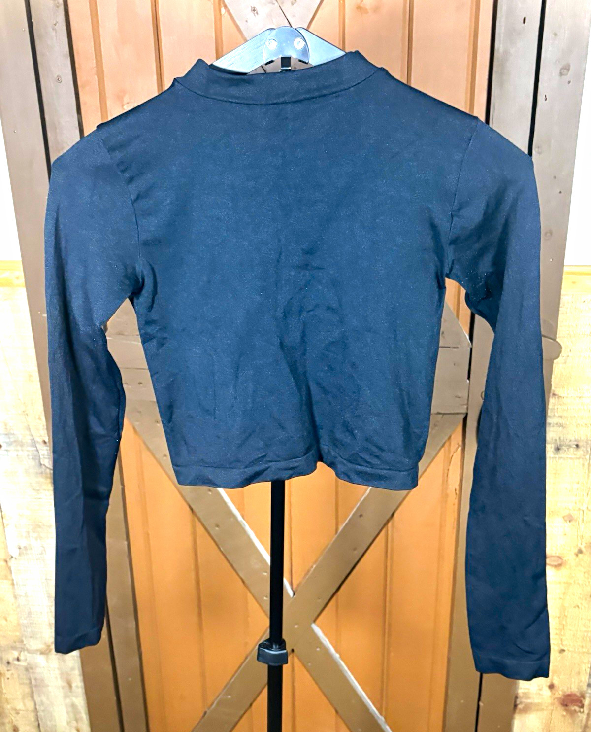 Popular 21 Women’s Black Mock Neck Long Sleeve Cropped Knit Stretch Top M/L