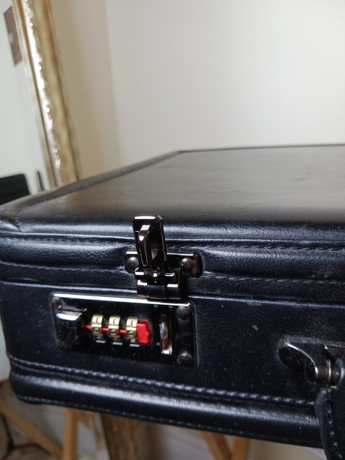 Samsonite Black Attaché Briefcase Combination Lock Organizer Top Handle Men