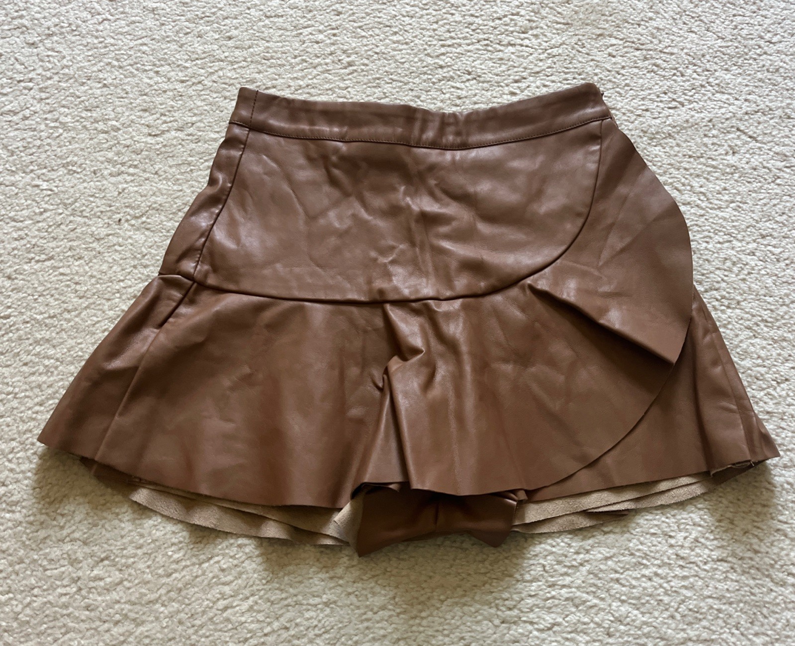 Do + Be Faux Leather Pleather Skirt Skort – Size Small – Brown – EUC