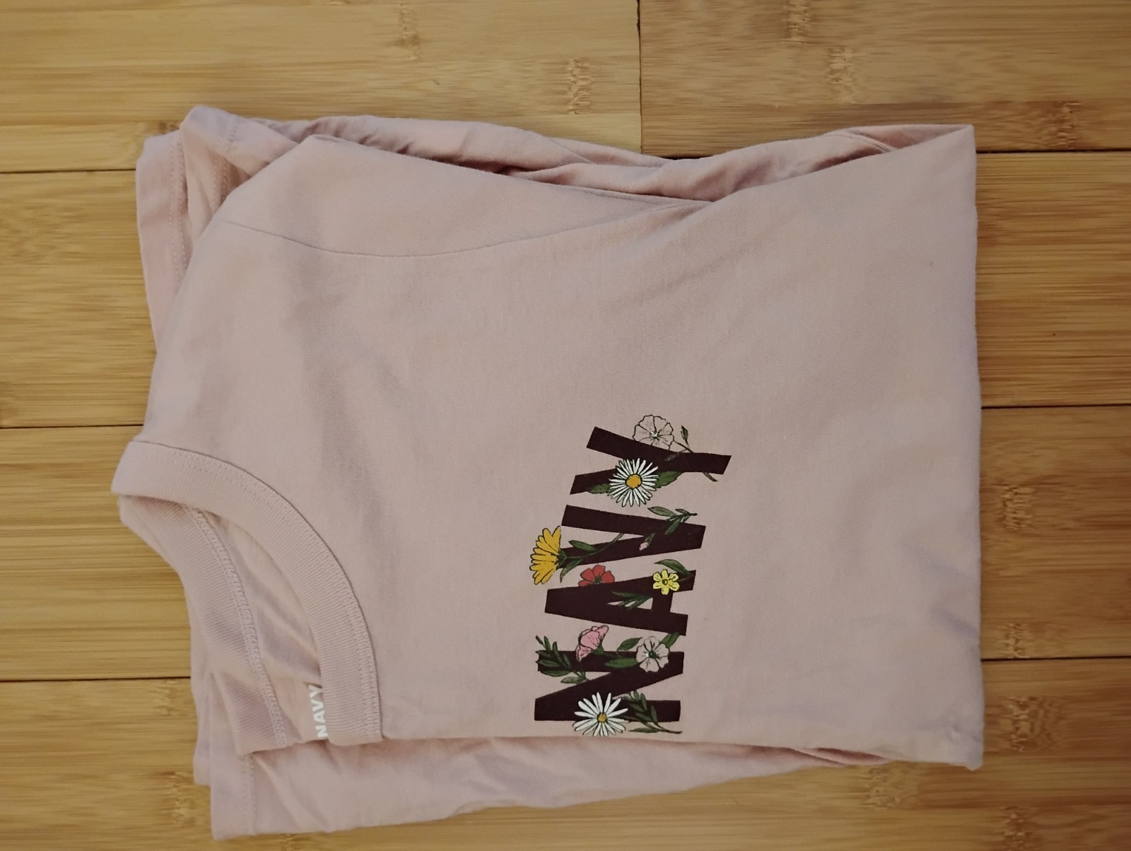 Old Navy T-shirt womens medium Light pink