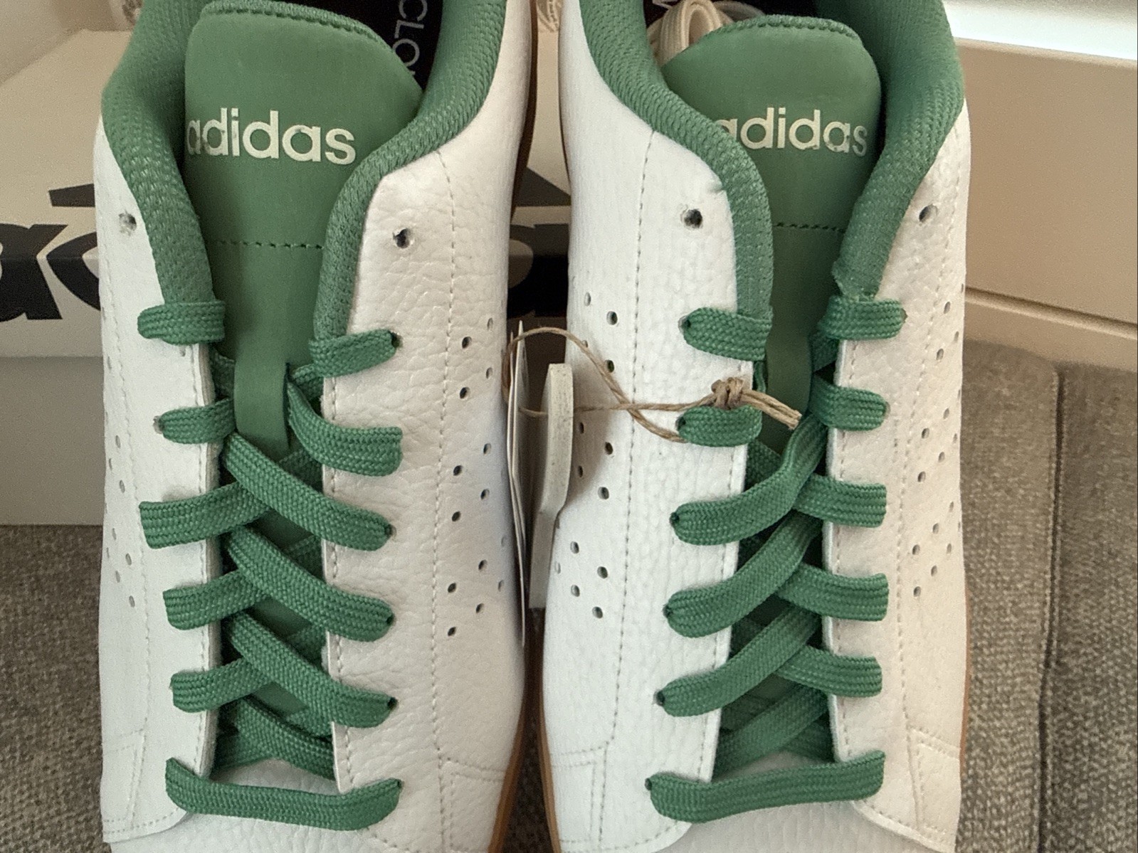 Size 11 Men’s Adidas Advantage 2.0 White Preloved Green Gum Sneakers IG9172