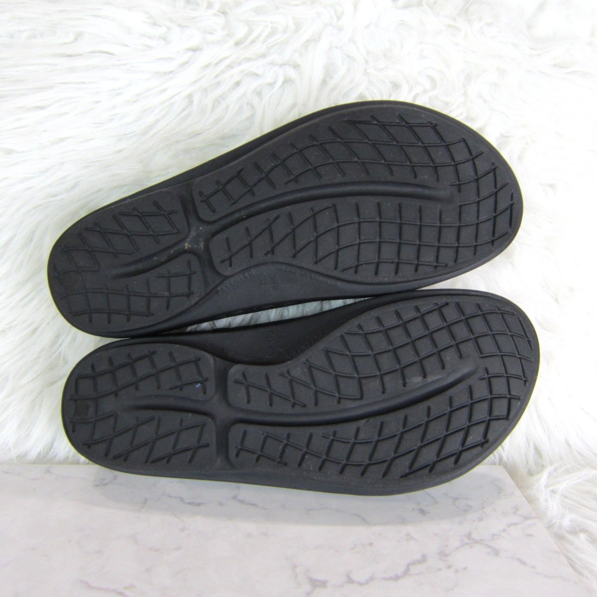 OOFOS Oolala Black Latte Flip Flop Thong Recovery Sandals Women’s Size 40 US 9