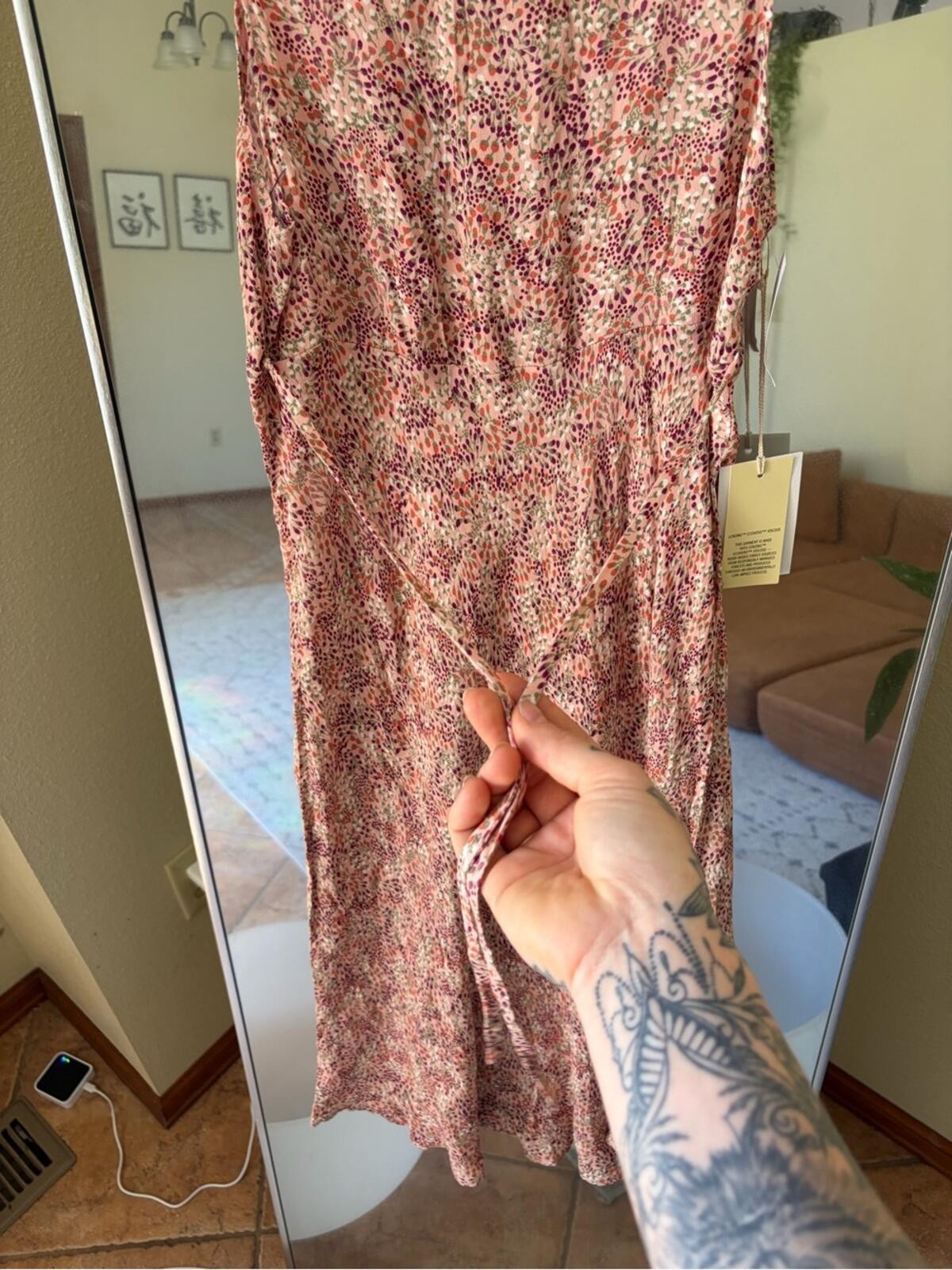 Wilfred Sleeveless V-Neck Floral Midi Dress in Dusty Rose Size Small New