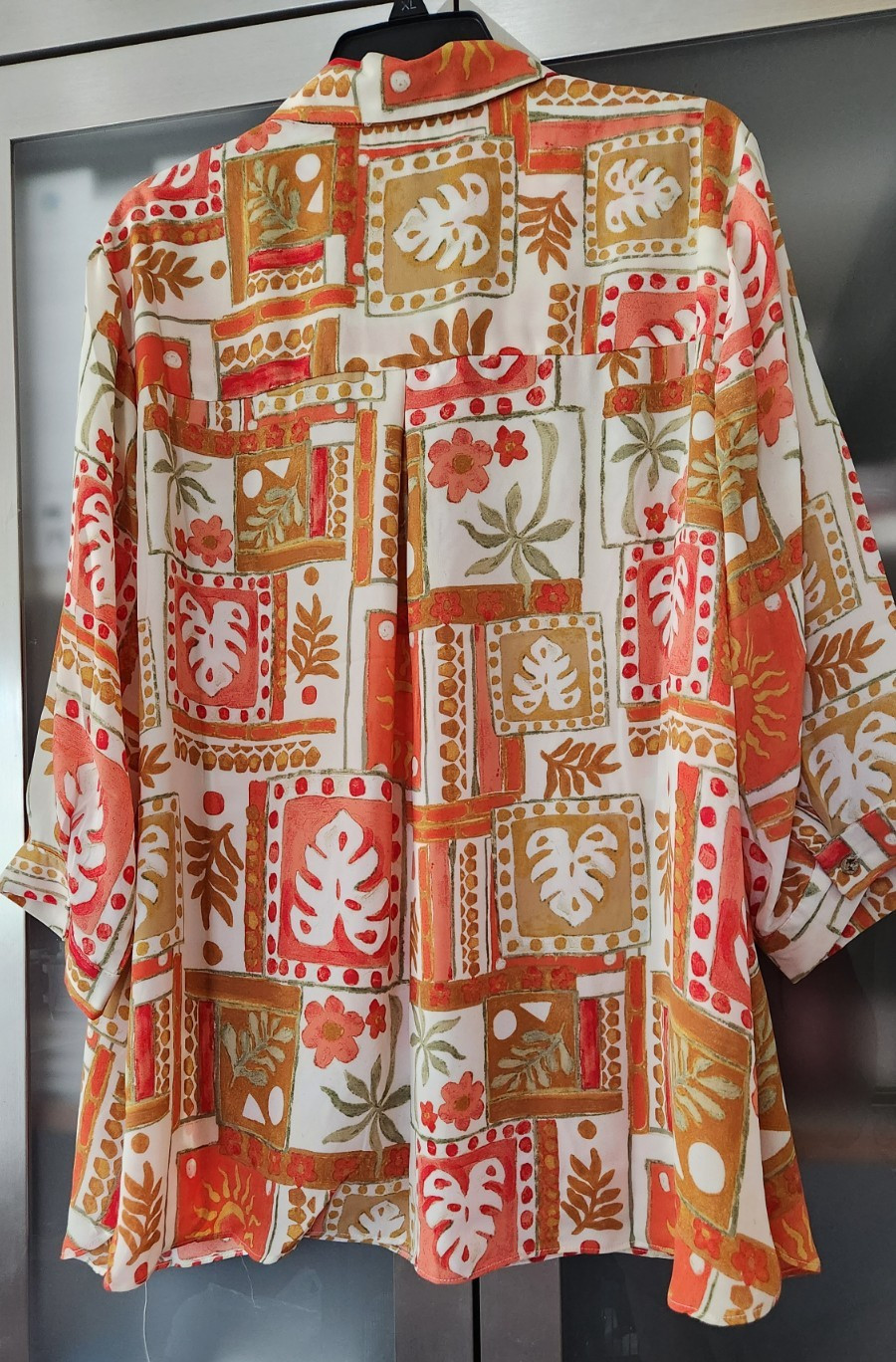 NWT Rose & Olive Plus 1X Multicolor  3/4 sleeve Button Down Blouse 28” Long