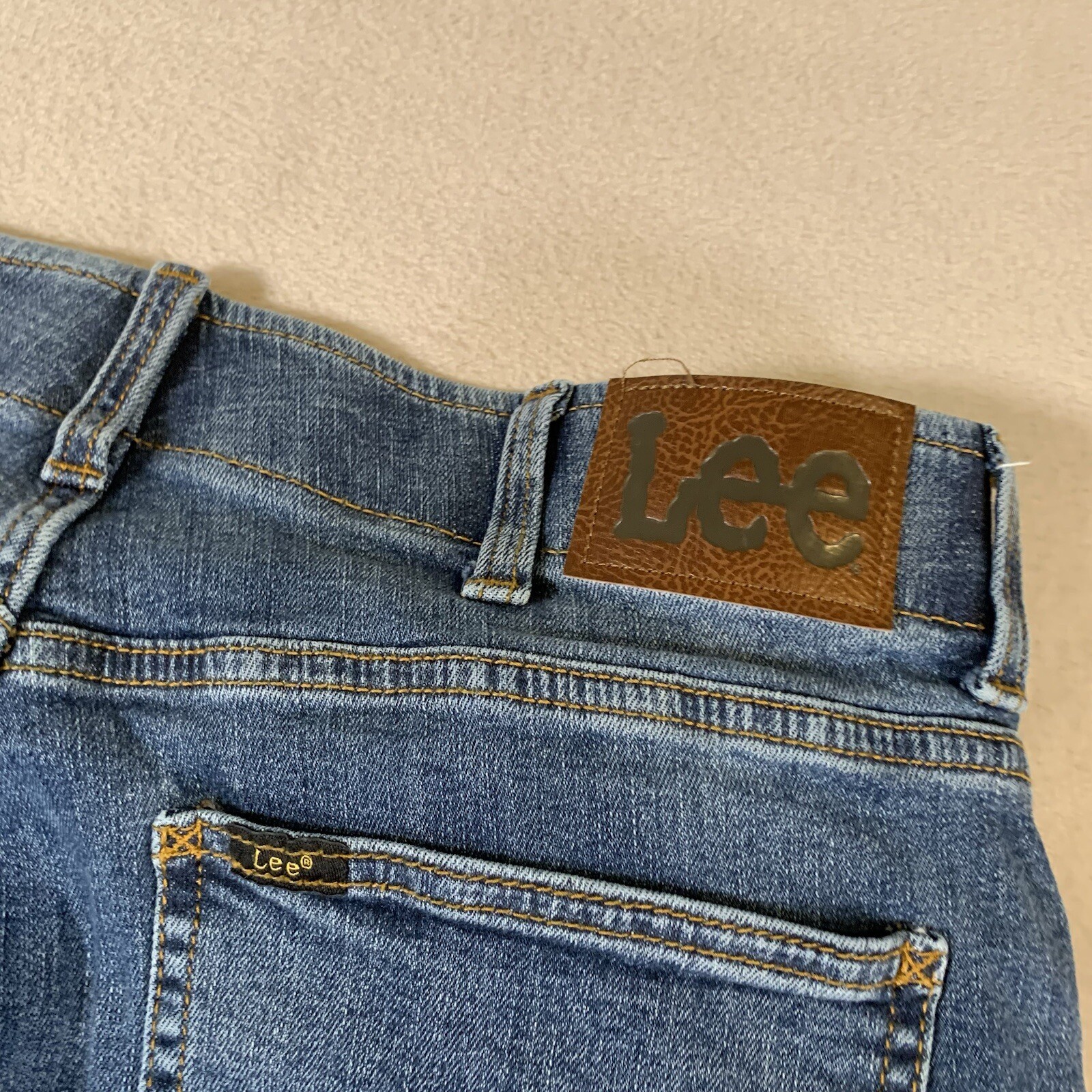 Lee Jeans Mens 34×34(32×32) Blue Straight Taper Medium Wash Whiskers Stretch