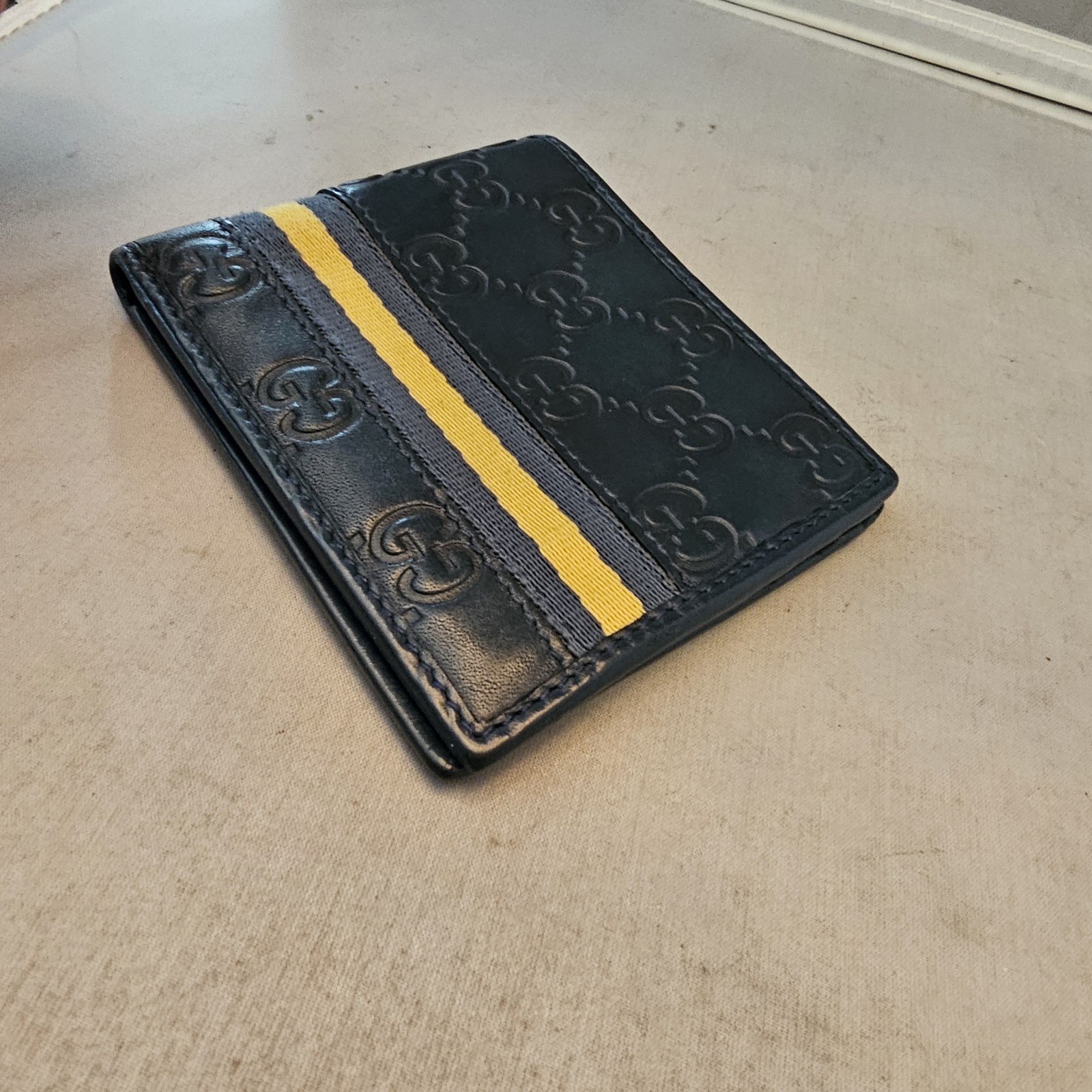 Gucci Wallet Bifold Navy Leather Yello Stripe GG Great Condition See Pictures