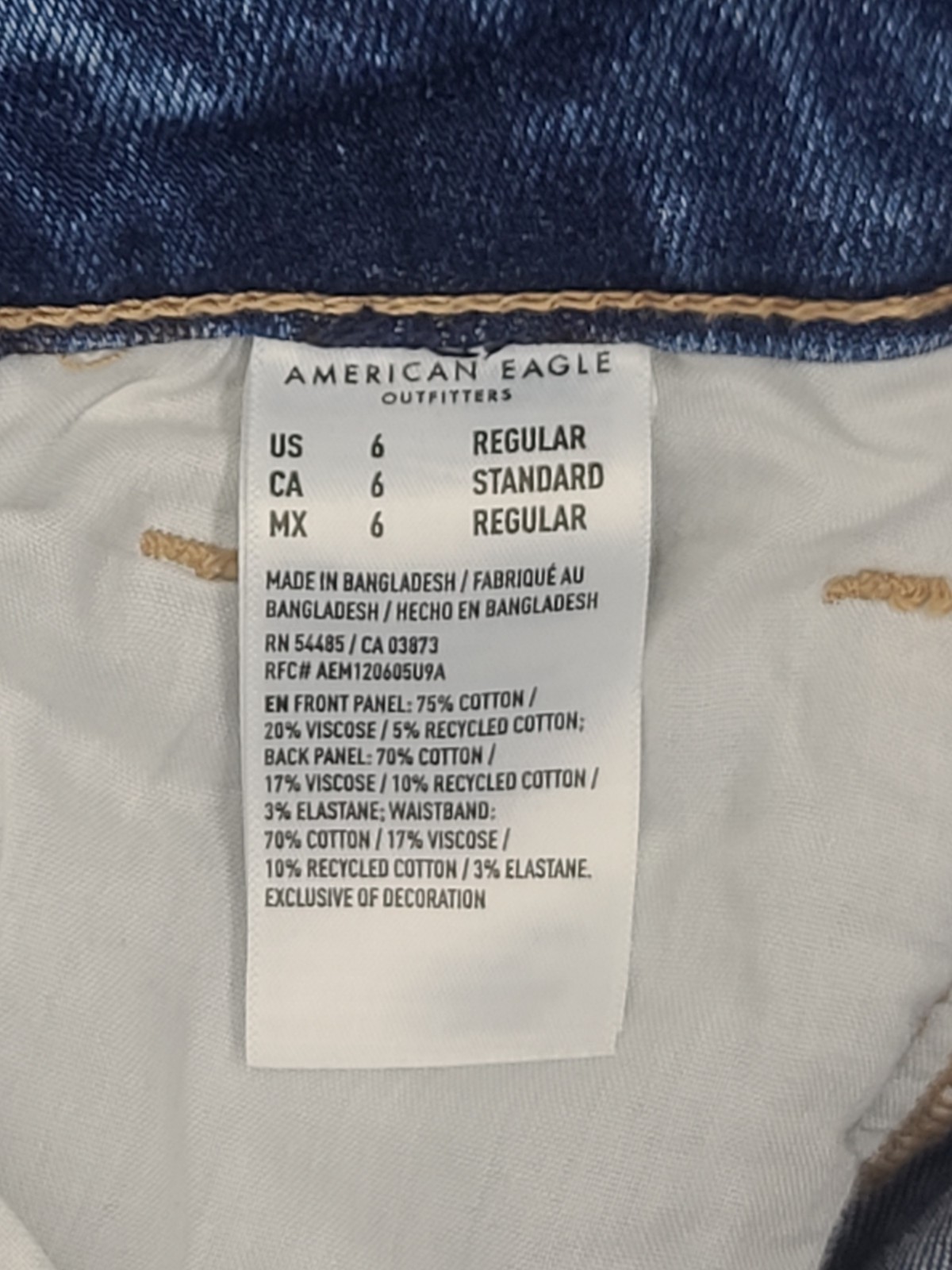American Eagle Strigid Mom Jeans 6 28W Bright Star High Rise Destructed NWT