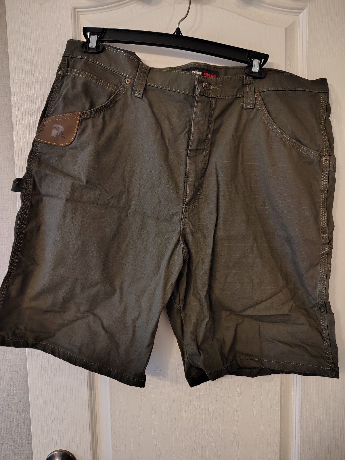 Wrangler Men’s Green Carpenter Shorts Cotton Canvas Carpenter Pockets