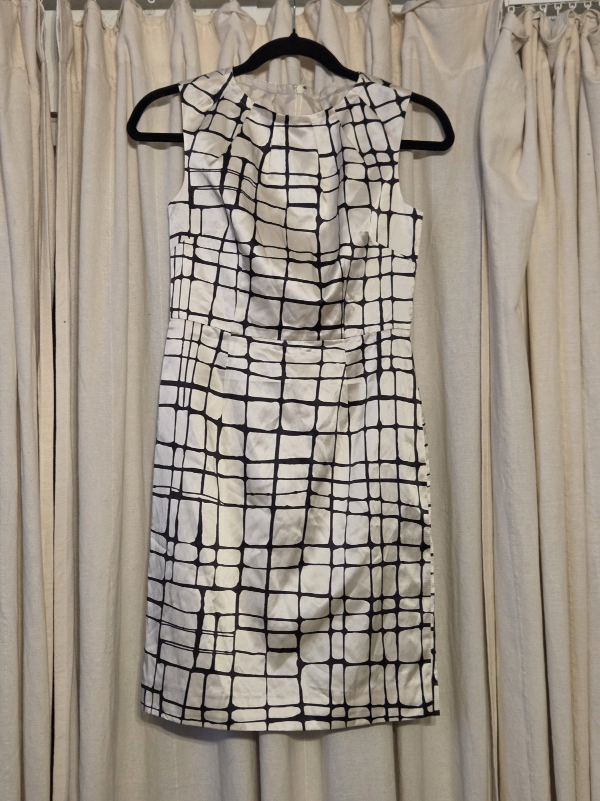 Banana Republic Silk Satin Sheath Dress Pleated Lined Geometric Ivory/Black 0P