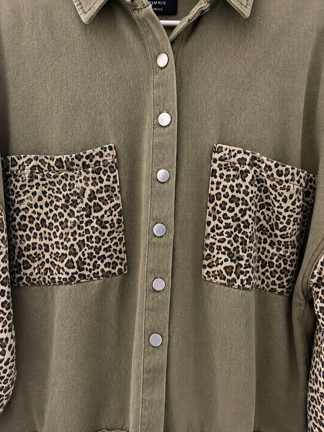 VICI Women’s Small Olive Green Leopard Print Oversized Shacket Button Shirt Jack