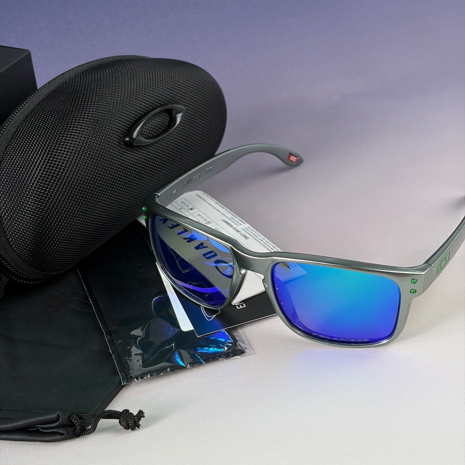 Oakley Holbrook Sunglasses Grey Green Frame Blue Mirror Polarized 9102 W/ Box