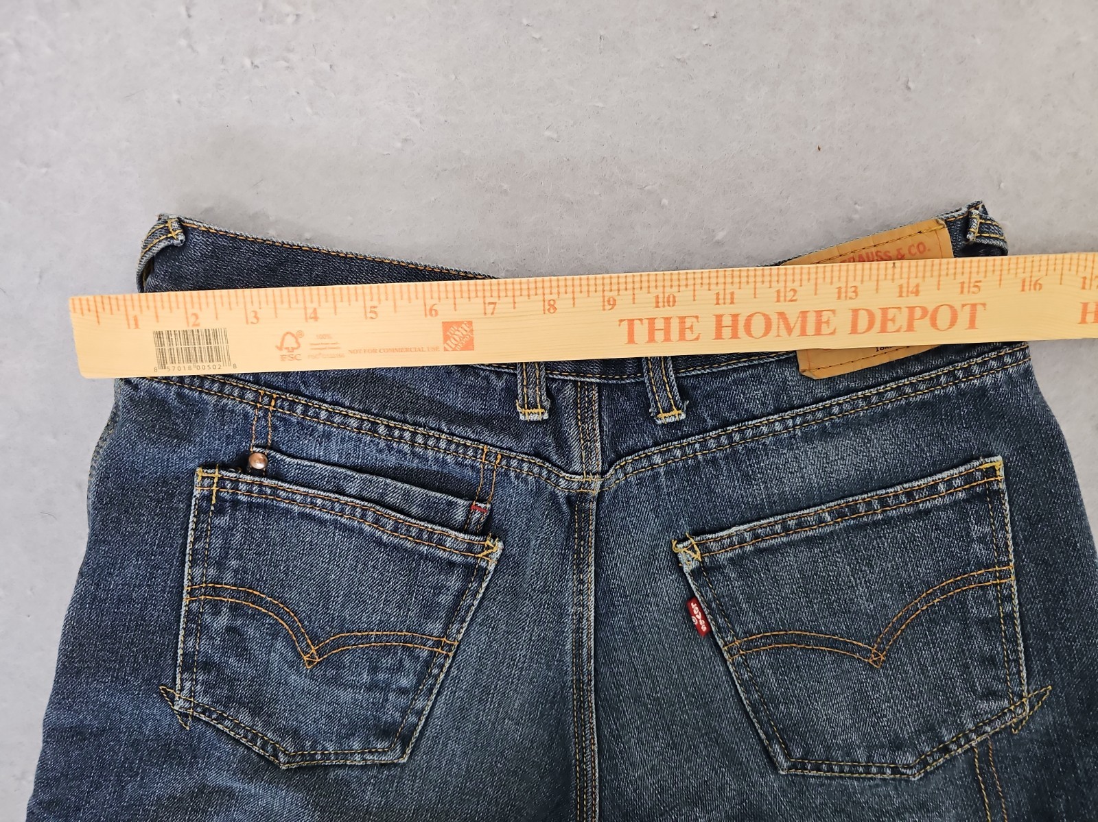 Levi’s Boys Zip Fly Button Closure Belt Loops Short 18 Reg Waist 29 Jeans Sports