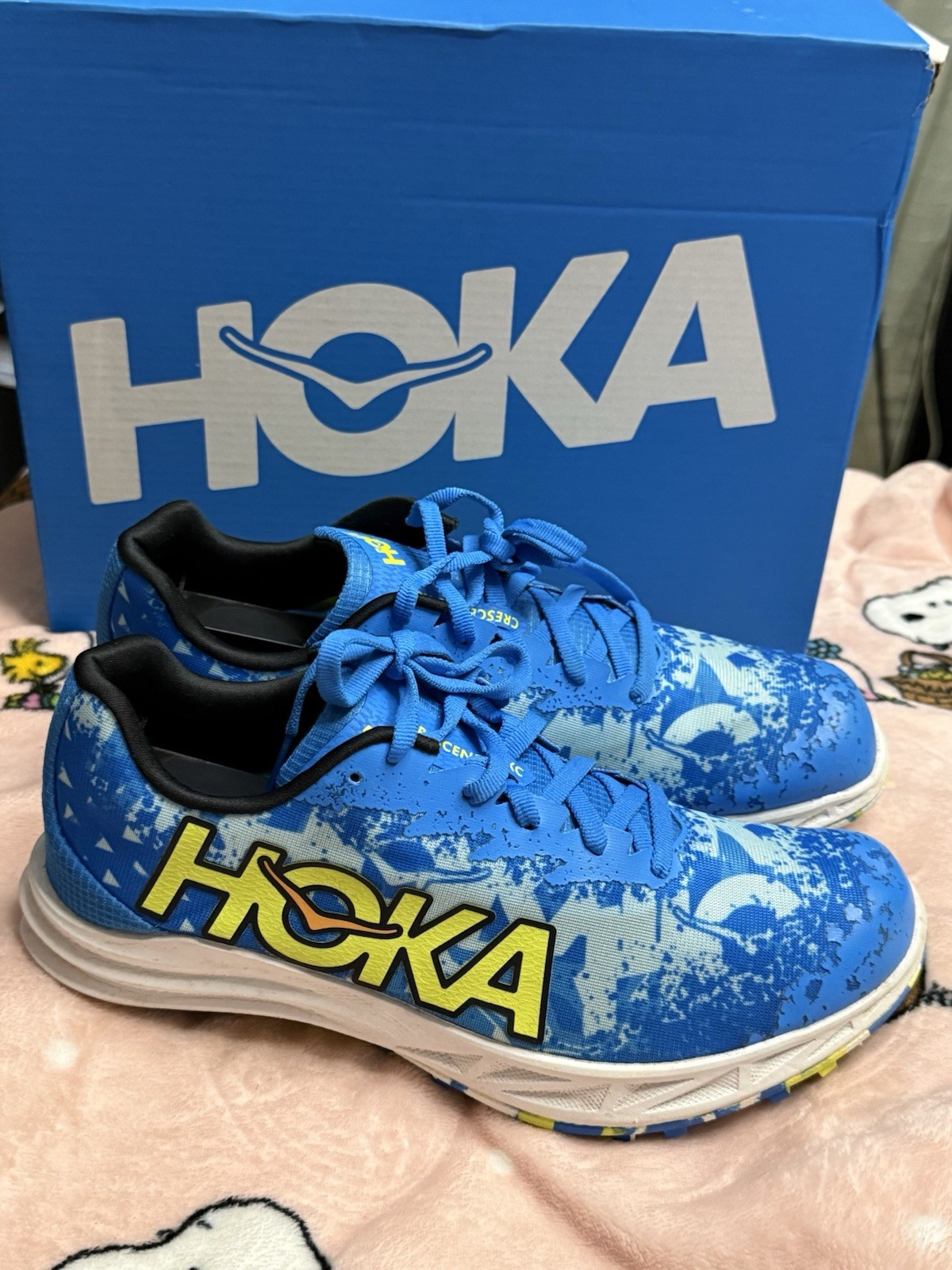 HOKA Crescendo XC Spikeless Blue/Yellow Colorblock Low Top Lace-Up Track Shoes