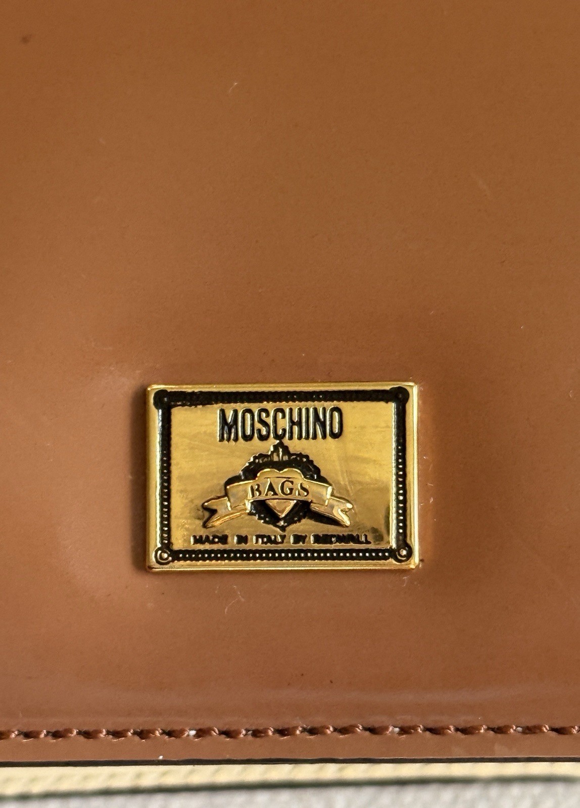 Vintage MOSCHINO Redwall Brown Black Ivory Leather Heart Clasp Crossbody Bag