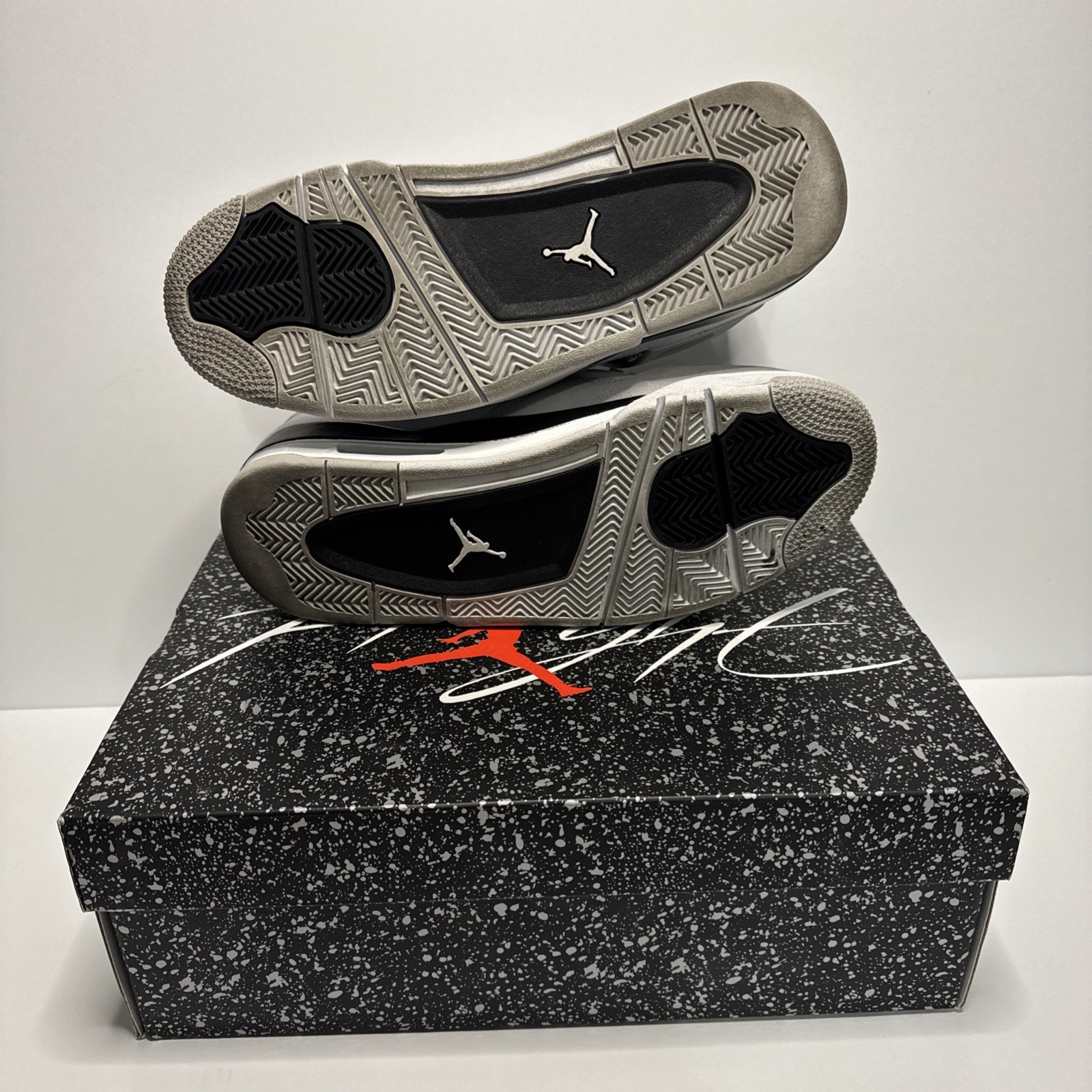 Air Jordan 4 Retro Military Black Size 9 Men’s Pre Owned Excellent Condition