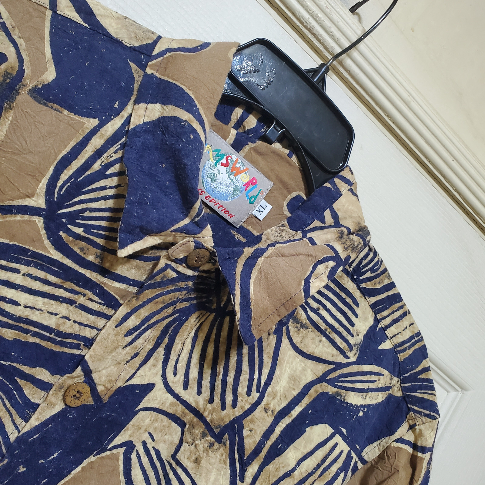Jams World Shirt Men XL run Small Brown Blue Floral Hawaiian Lily Abstract Light