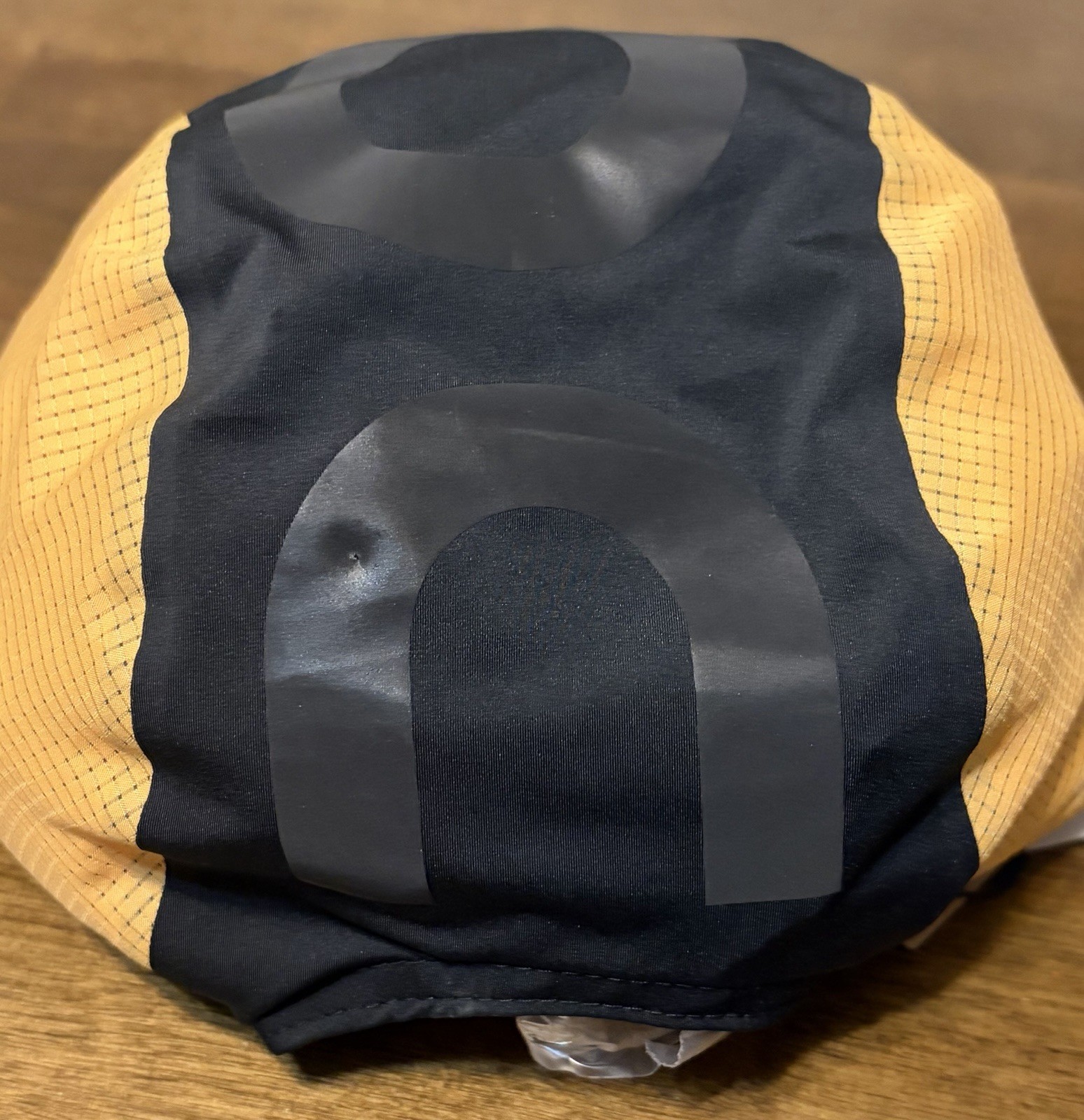 On Running Utility Zero Cap Mango Black Unisex Outdoor On Cloud 3 Panel Hat