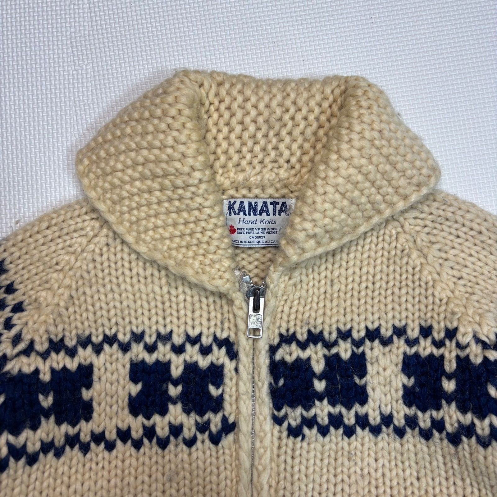 Kanata Cowichan Sweater Maple Leaf Beige Navy 100% Pure Virgin Wool Used Knit