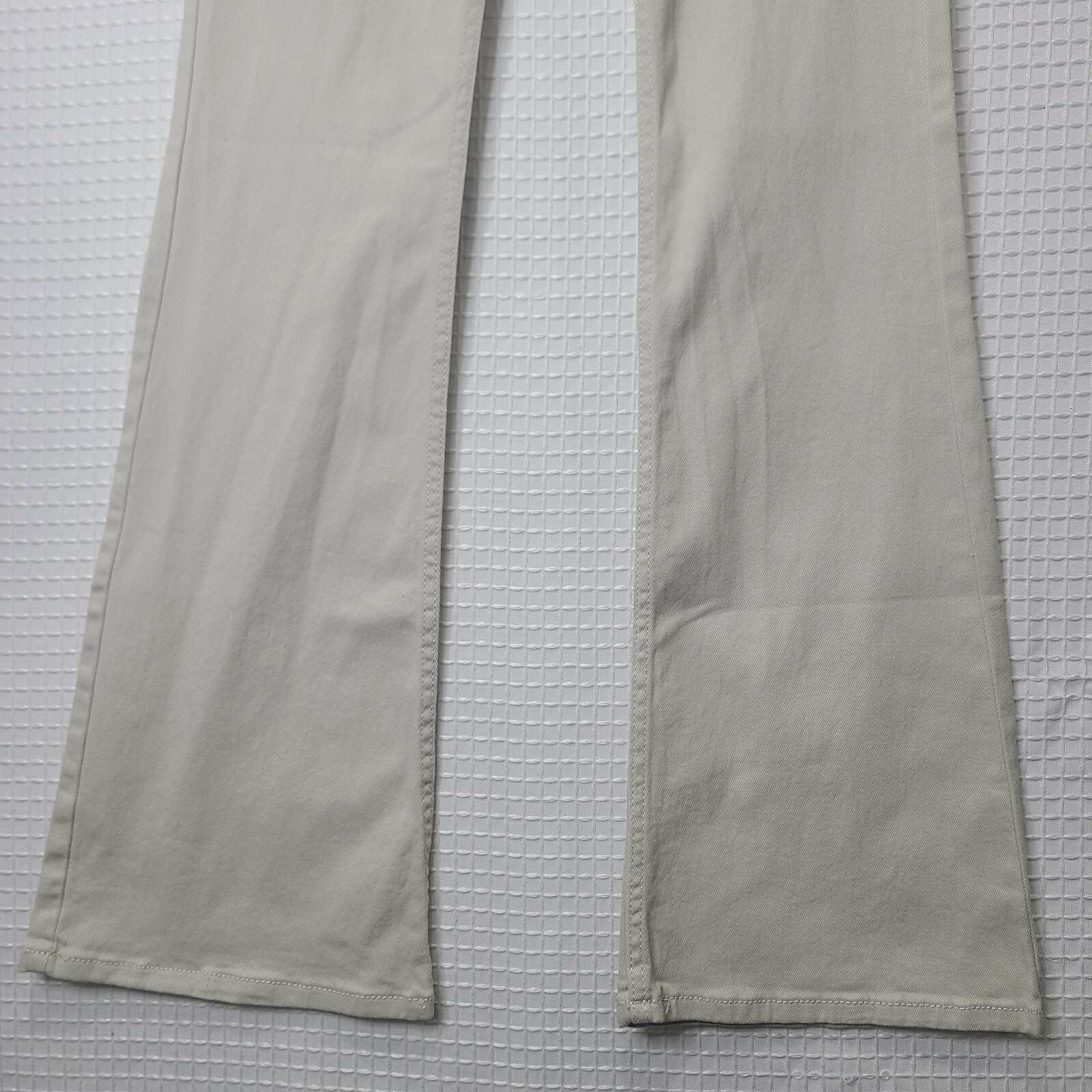 NWD Divided Womens Sz 4 Light Beige/Tan Flare Leg Retro Jeans *Lt Stain