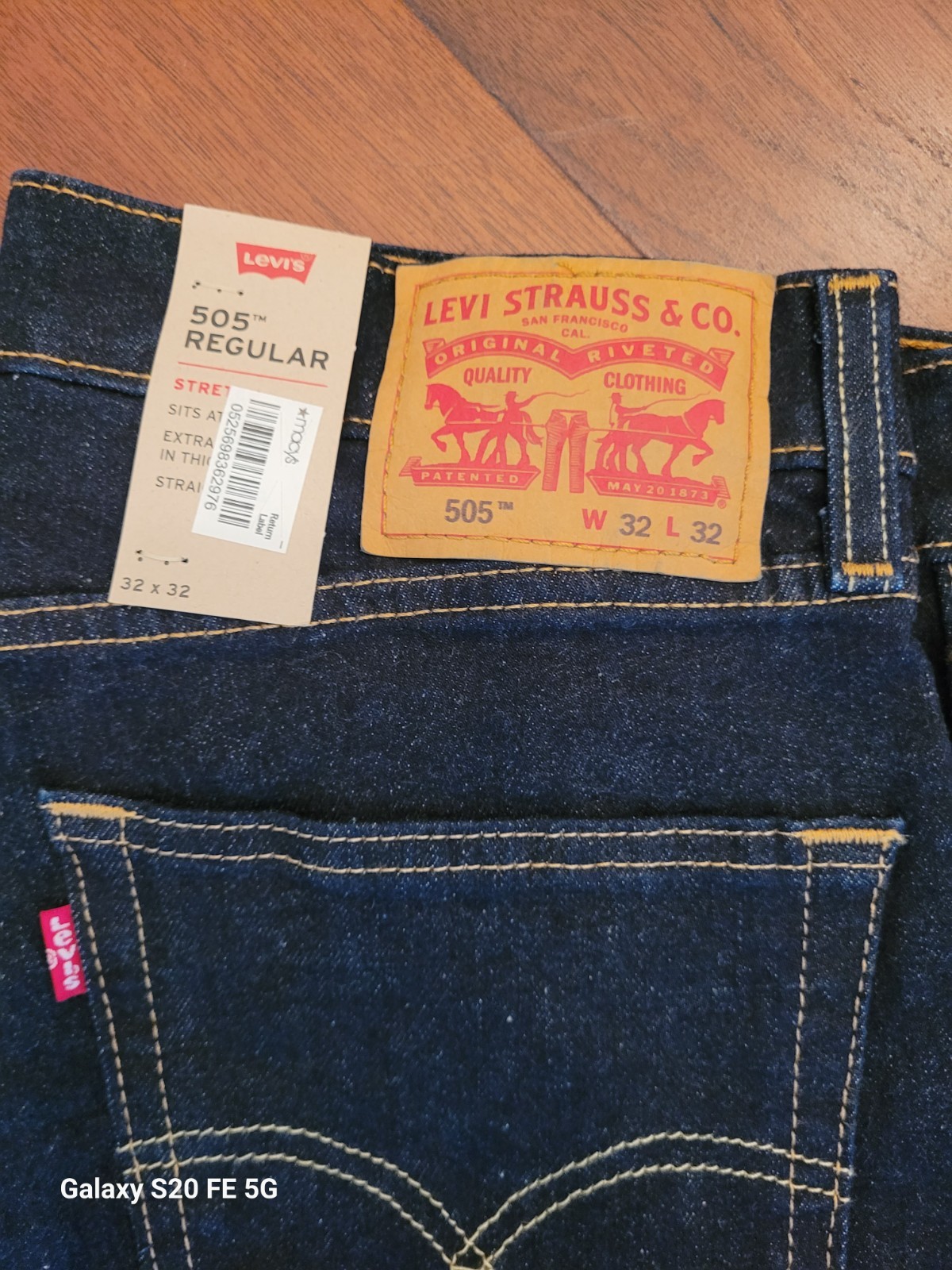 NWT Levis 505 Jeans Men’s 32×32 Dark Wash Blue Denim Regular Straight Zip Fly