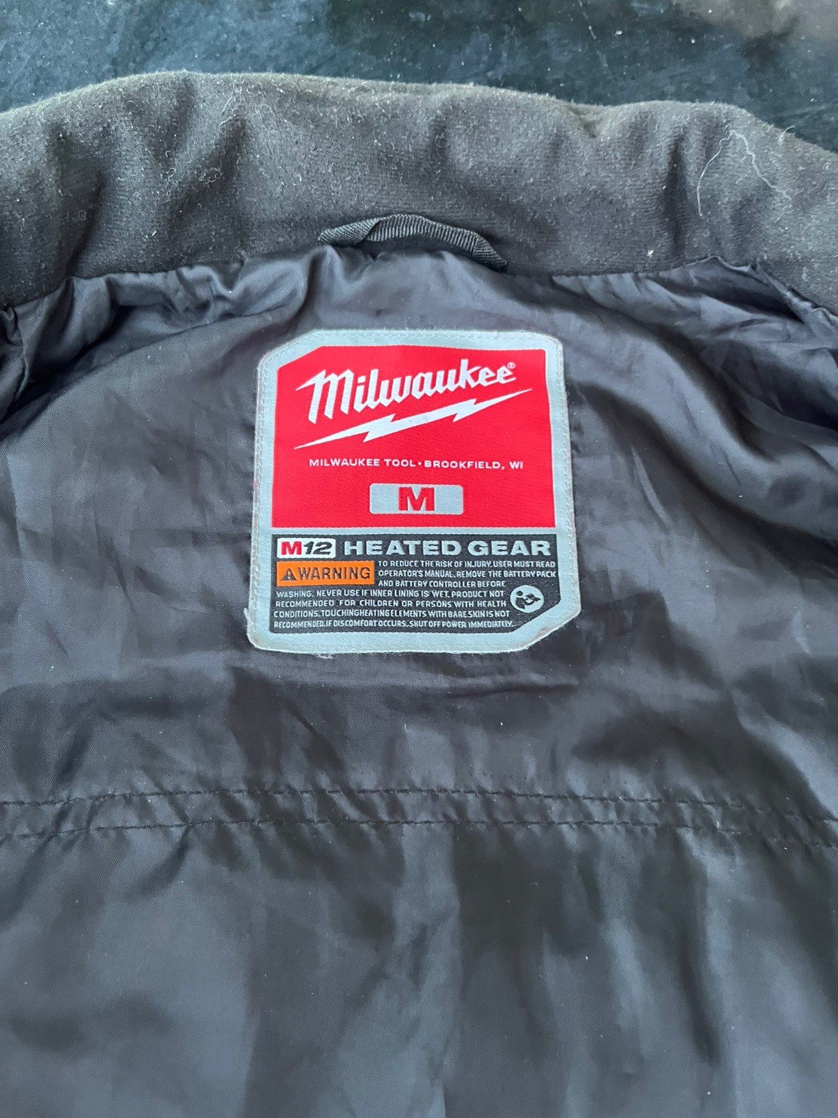 Milwaukee M12 AXIS Heated Vest Kit w/ 2 Battery & Charger WORKS F300B-21S medium