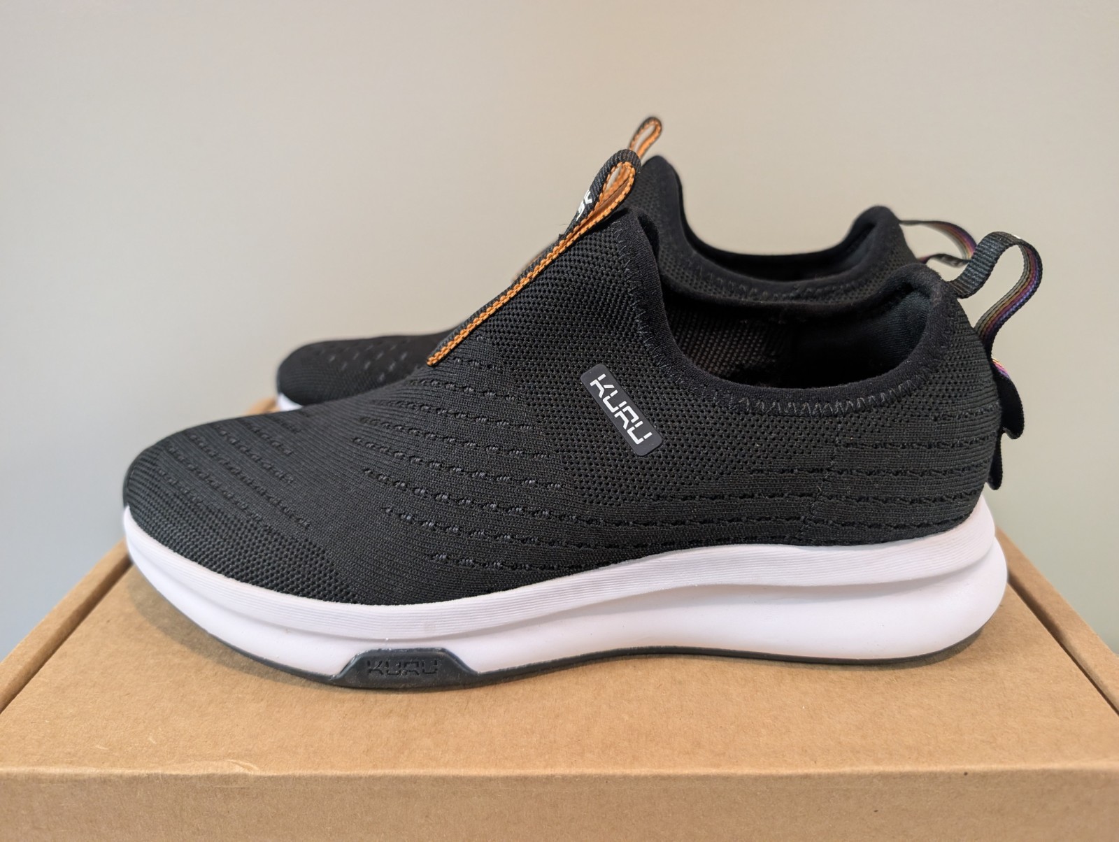 Kuru Atom Womens Size 8.5 Black White Athletic Walking Slip On Shoes Sneakers