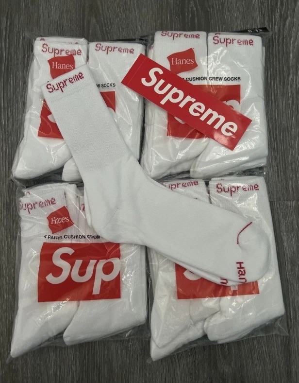 Supreme Hanes White Crew Socks 4 Pack Size 6-12 New Sealed Authentic