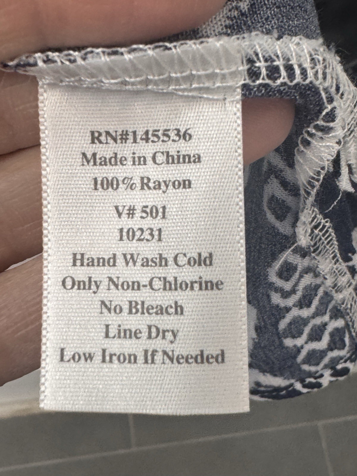Coldwater Creek Navy Long Sleeve Tunic White Design Side Slit V-Neck Size MP