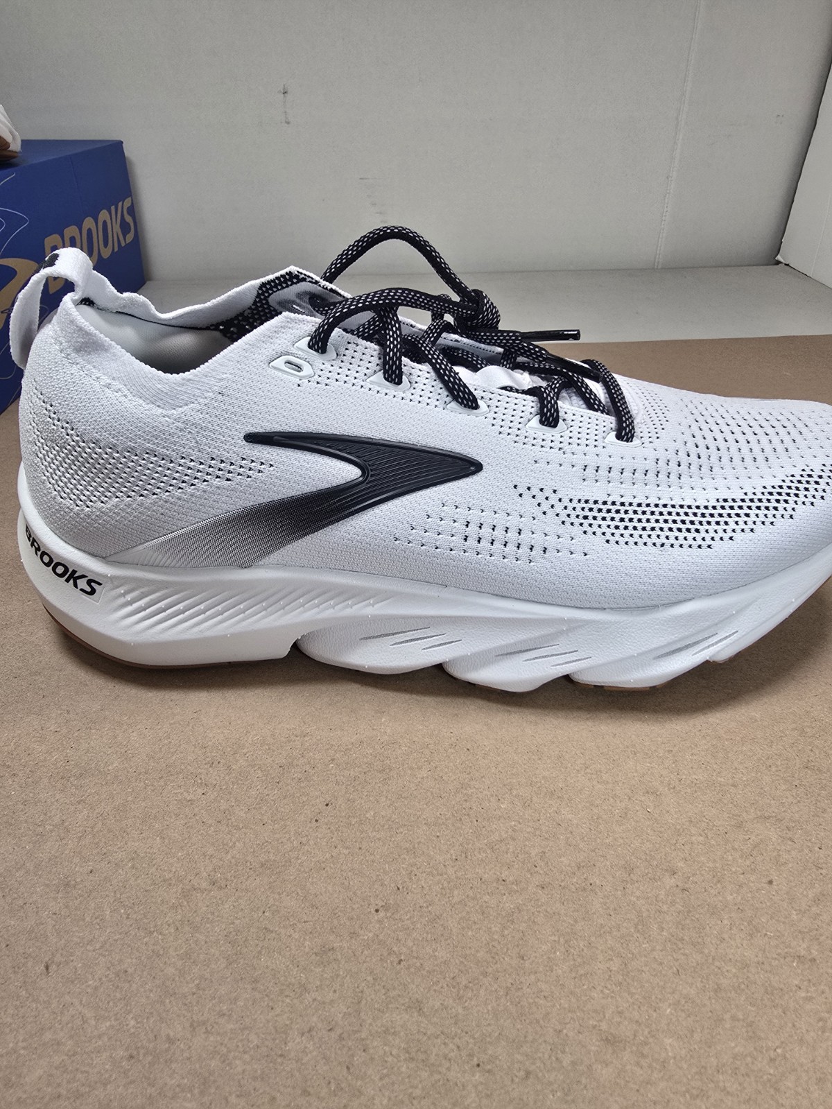 Size 12 Brooks Glycerin Flex Men’s Running Shoe White/Black/Gum NIB Run & Walk
