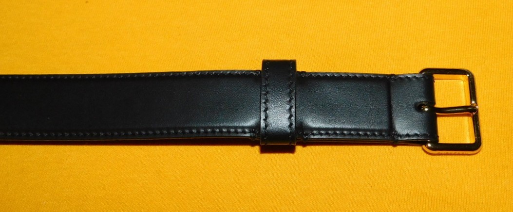 WOMEN’S BURBERRY MADE IN ITALY BLACK LEATHER SLIM BELT SIZE 6 – 30/75cm..