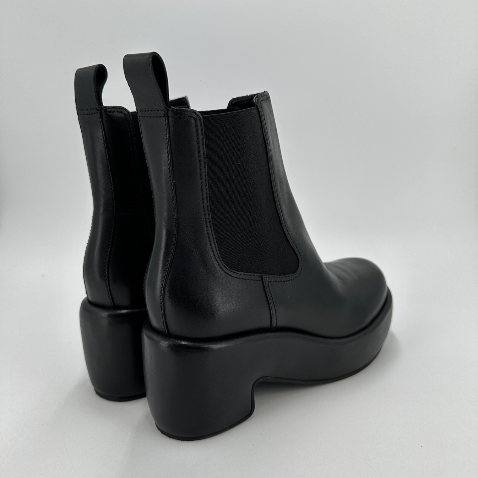 Everlane The Puffa Boot in Black size 9 Chelsea Ankle 3.25″ Chunky Platform