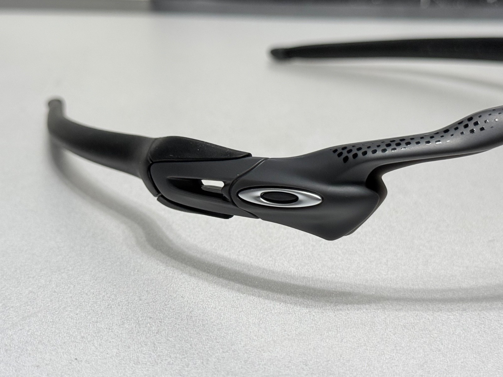 Oakley Radar EV Path High Resolution Carbon w/ Satin Silver Icons SKU# 9208-D338