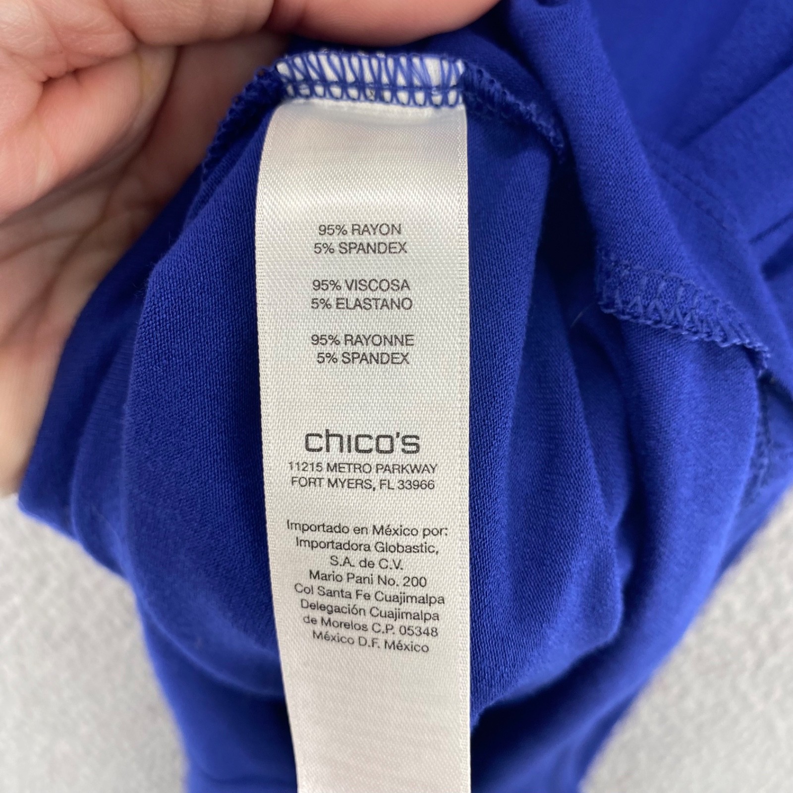 Chicos Top Womens 0 US Small Blue 3/4 Ruched Sleeve Stretch Knit Shark Bite Hem
