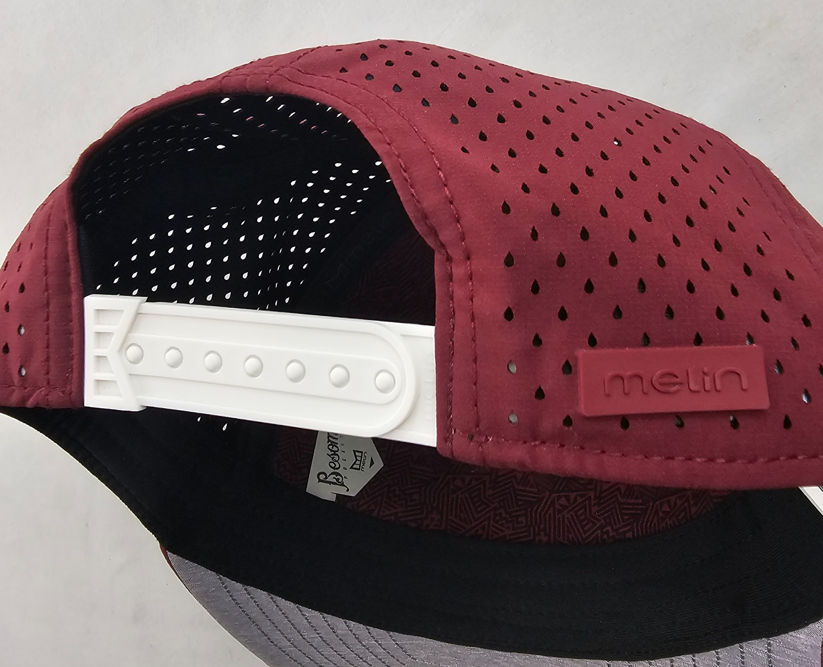 Melin Trenches Icon Hydro hat baseball cap men’s XL 60 cm logo adjustable maroon