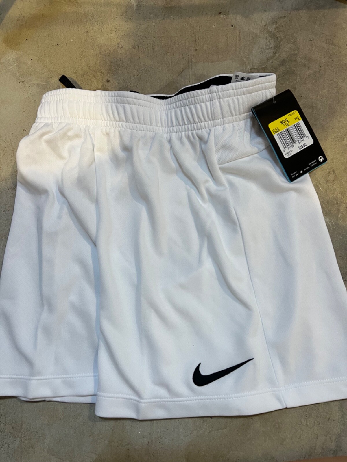 NIKE WHITE DRI FIT BOYS SMALL SOCCER RUNNING SPORTS FOOTBALL