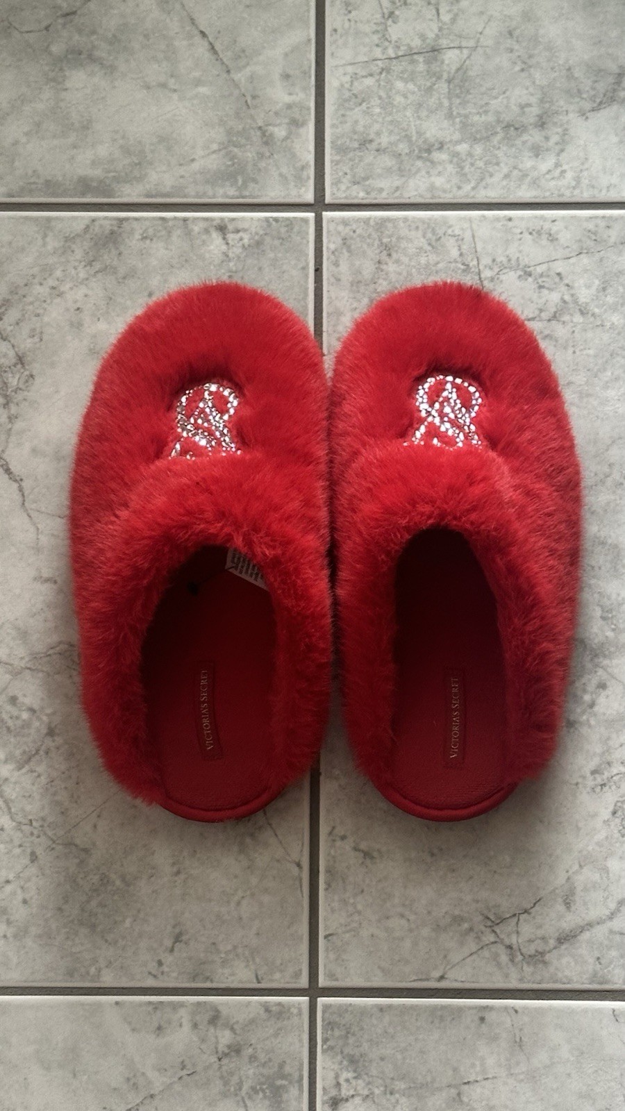 VICTORIA’S SECRET SOFT PLUSH CLOSED TOE FAUX FUR PINK VS LOGO SLIPPERS S M L NWT