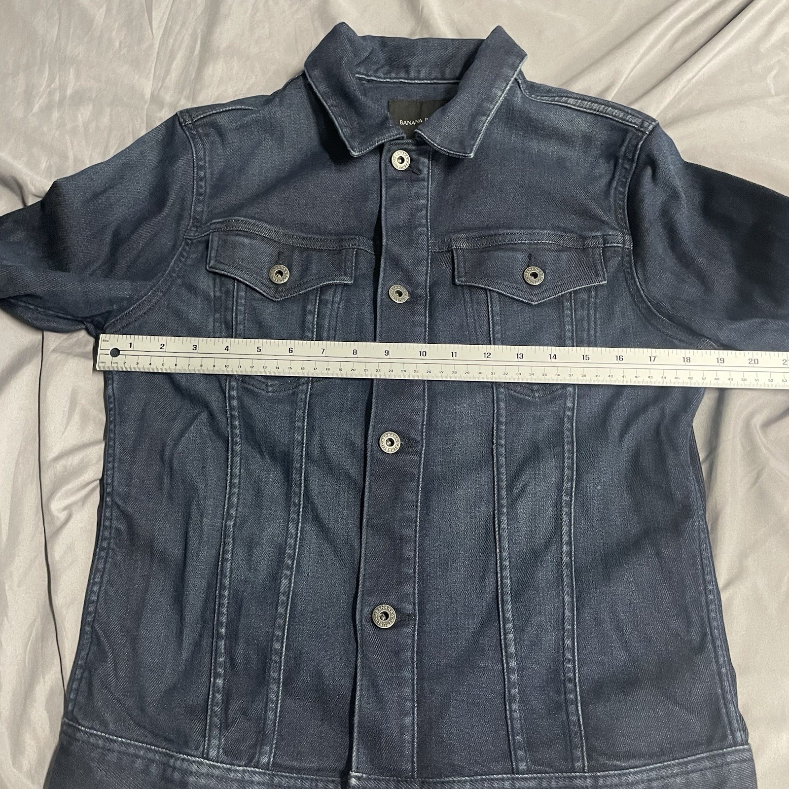 Banana Republic Blue Denim Trucker Jacket Mens Size M Dark Wash Stretch Classic