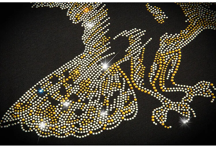 Fashion Trend Eagle Rhinestones Streetwear Long Sleeve Luxury Men V-Neck T-Shirt