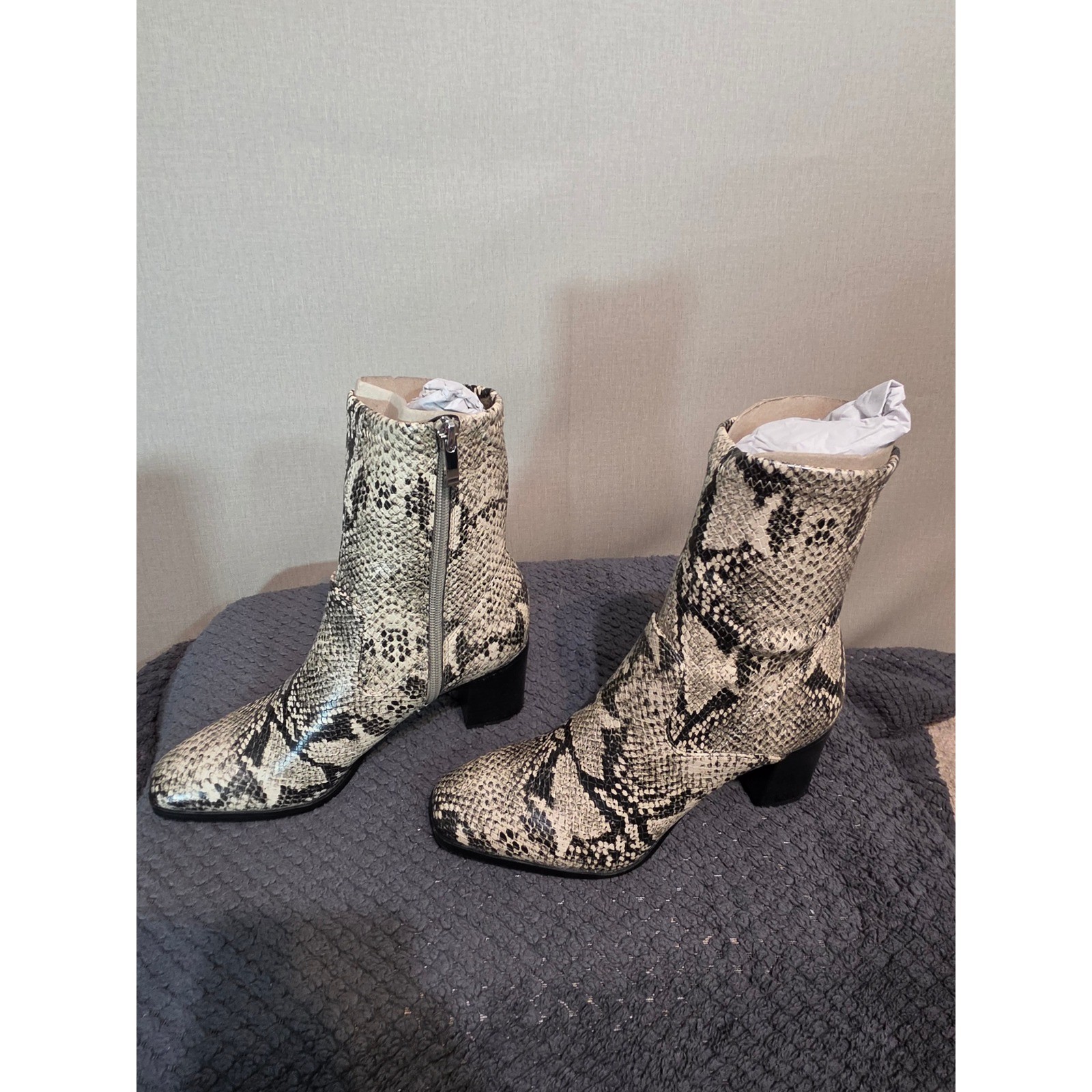 Franco Sarto Indigo Roccia Ankle Boots Snakeskin Print Block Heel Size 5.5 M