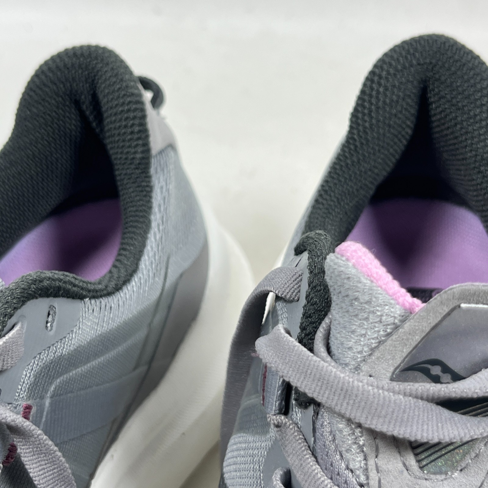 SAUCONY Sneakers Womens 8.5 W Tempus Wide Running Alloy Quartz S10721-15 Gray