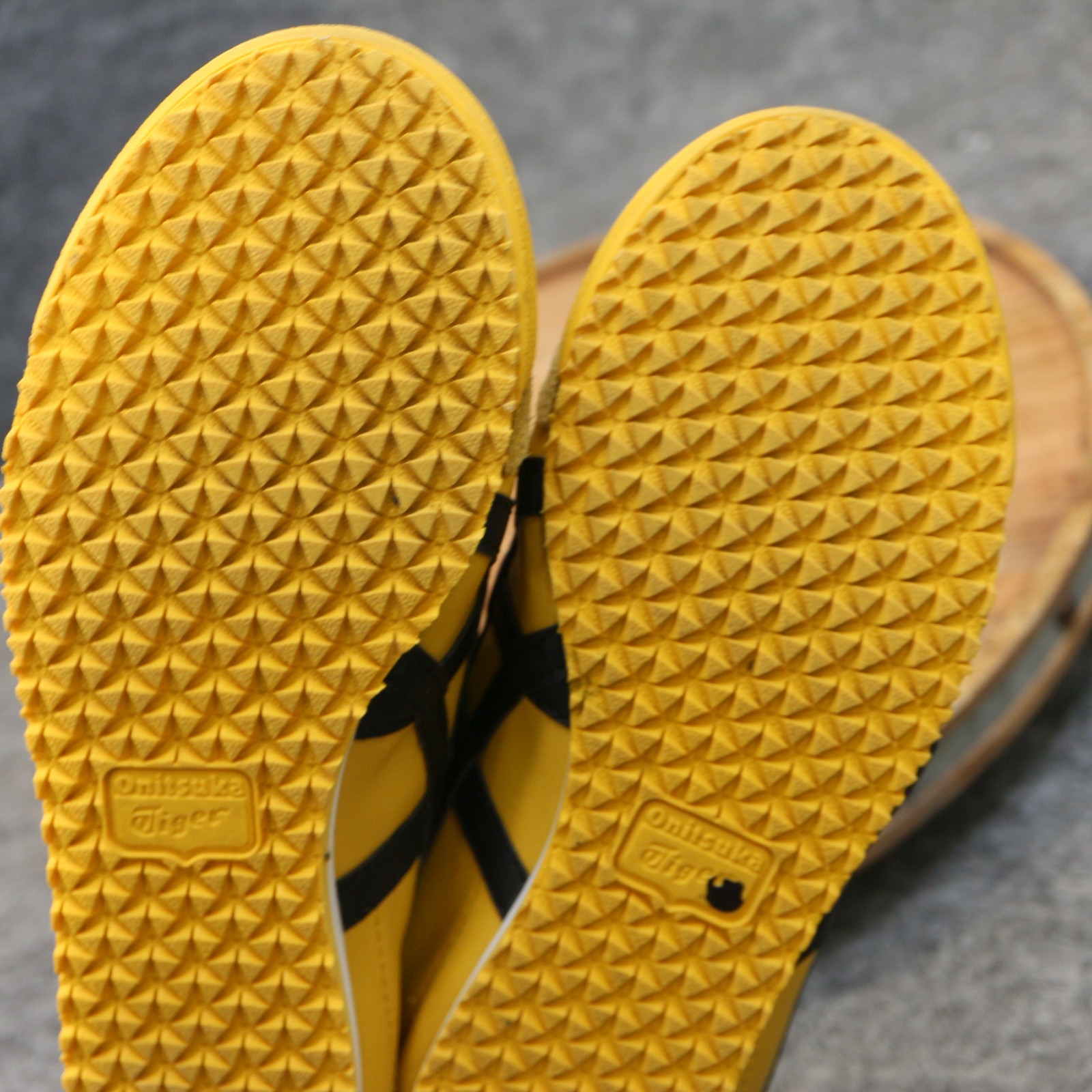 Onitsuka Tiger Mexico 66 Asics Mens Size 5.5 US Kill Bill Sneakers Yellow Black
