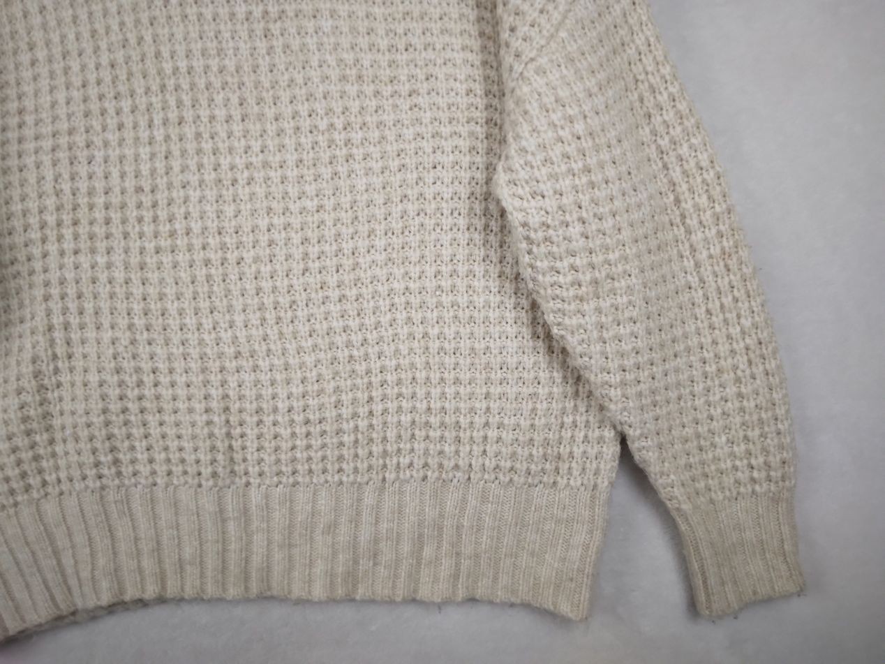 American Eagle Women’s Large Ivory V-Neck Chunky Knit Acrylic Blend Sweater