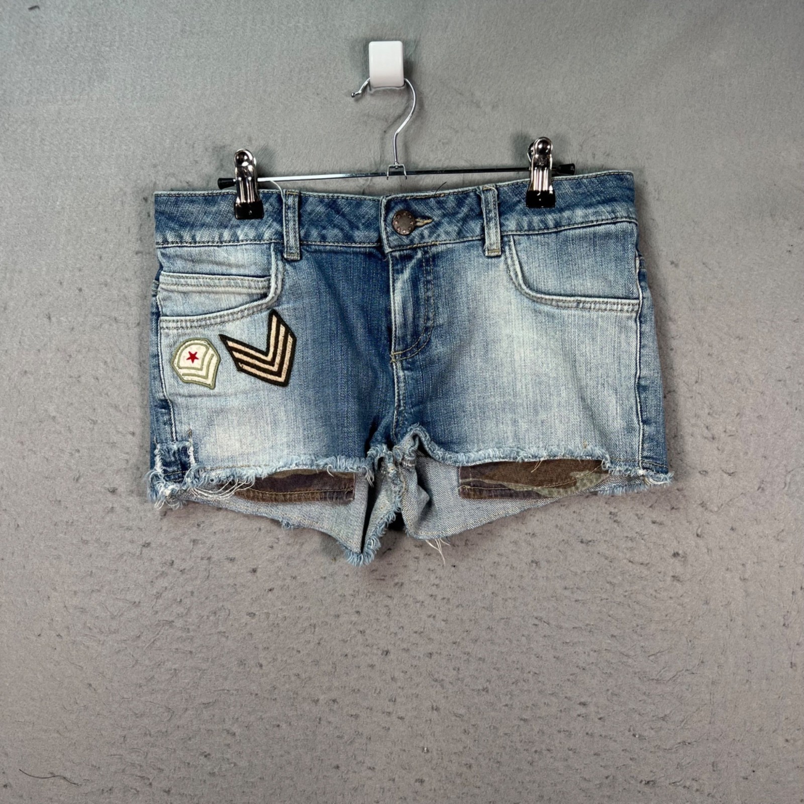 Zara Denim Rules By TRF Womens Size 6 Frayed Short Shorts w/ Patches Blue