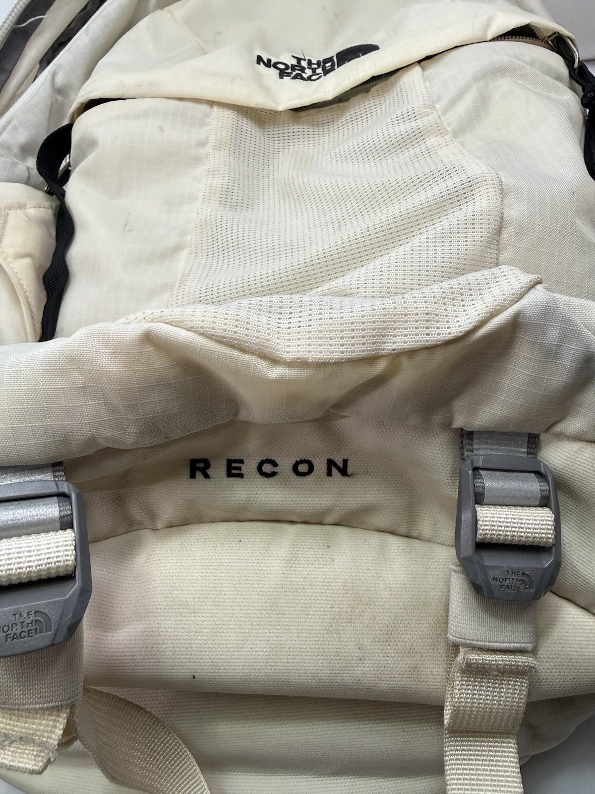 THE NORTH FACE Recon Large School Pack Backpack, Gardenia White