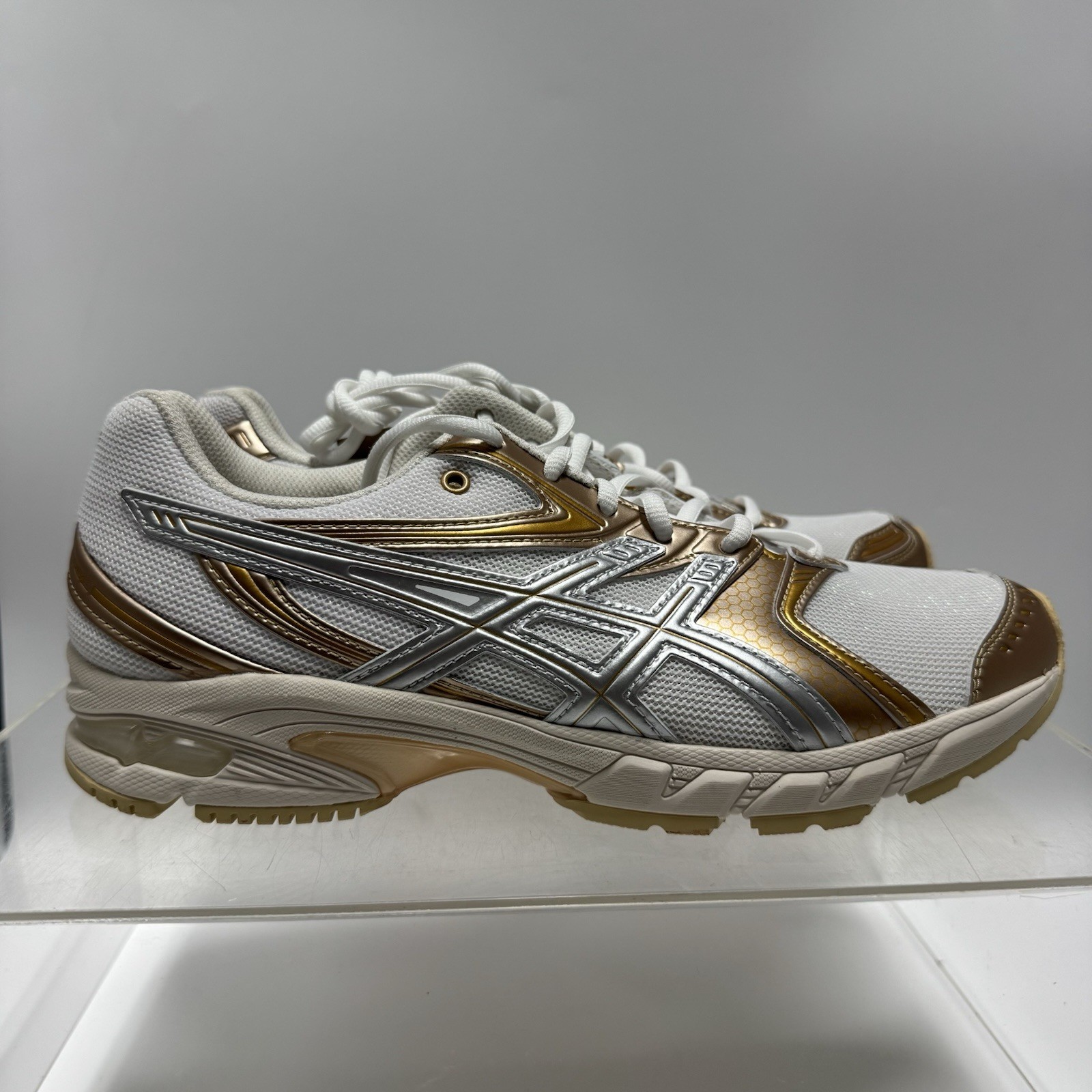 Brand New Asics Gel-DS Trainer 14 1203B102-100 White Silver Gold Men Size 8.5