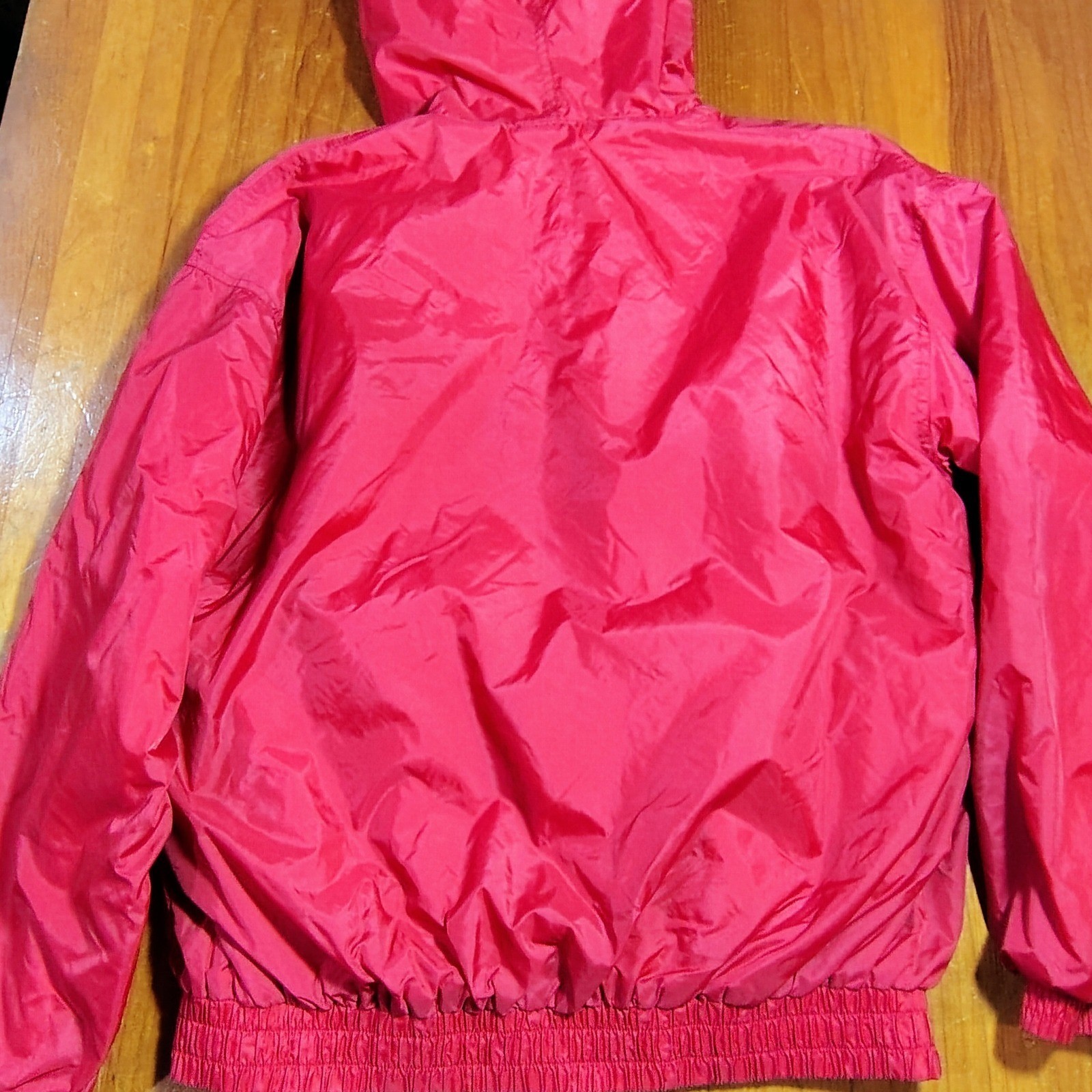 vintage Yogi Bear Jellystone Park Indiana Red Nylon Hooded Windbreaker Jacket
